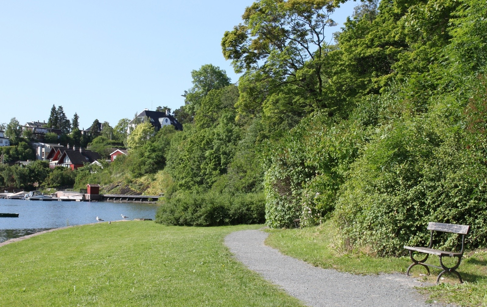 Kyststien rundt Bygdøy byr på rekreasjon året rundt langs smale stier og bredere grusveier, gjennom vakker natur som er både maritim og med skogspartier. Galleribilde