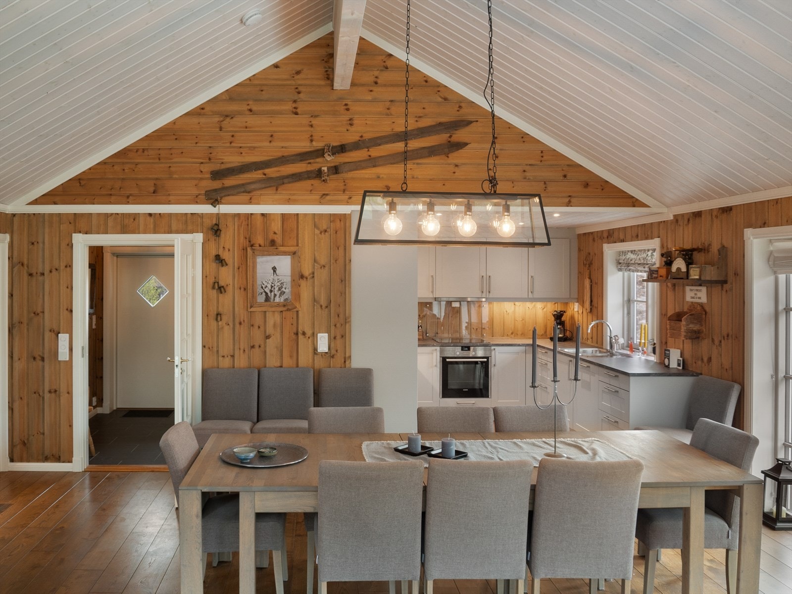 Hytta preges av høy kvalitet og gjennomtenkte løsninger. Galleribilde