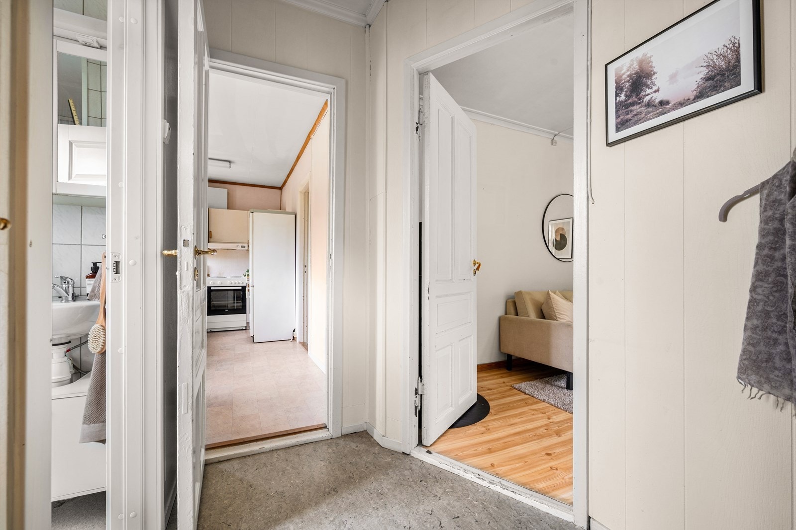 Gangen i første etasje knytter rommene sammen på en god måte Galleribilde