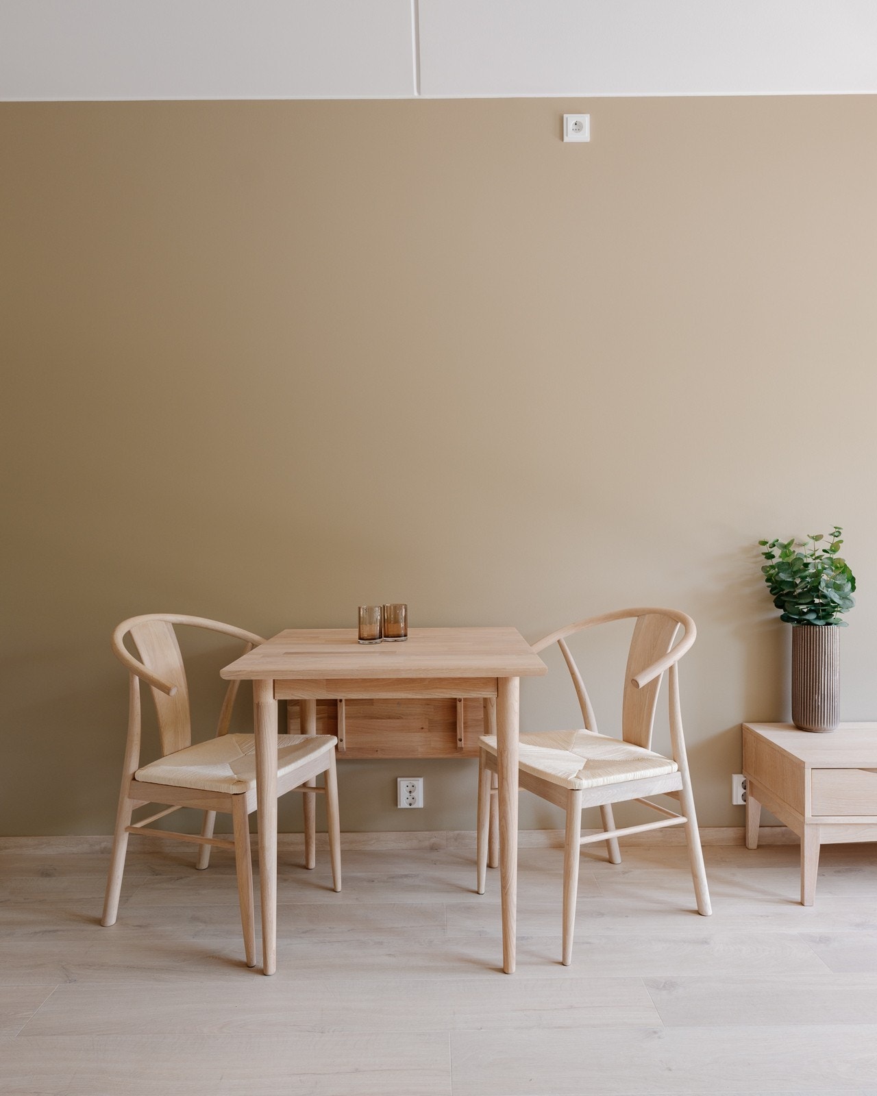 Plass til spiseplass og sofagruppe Galleribilde