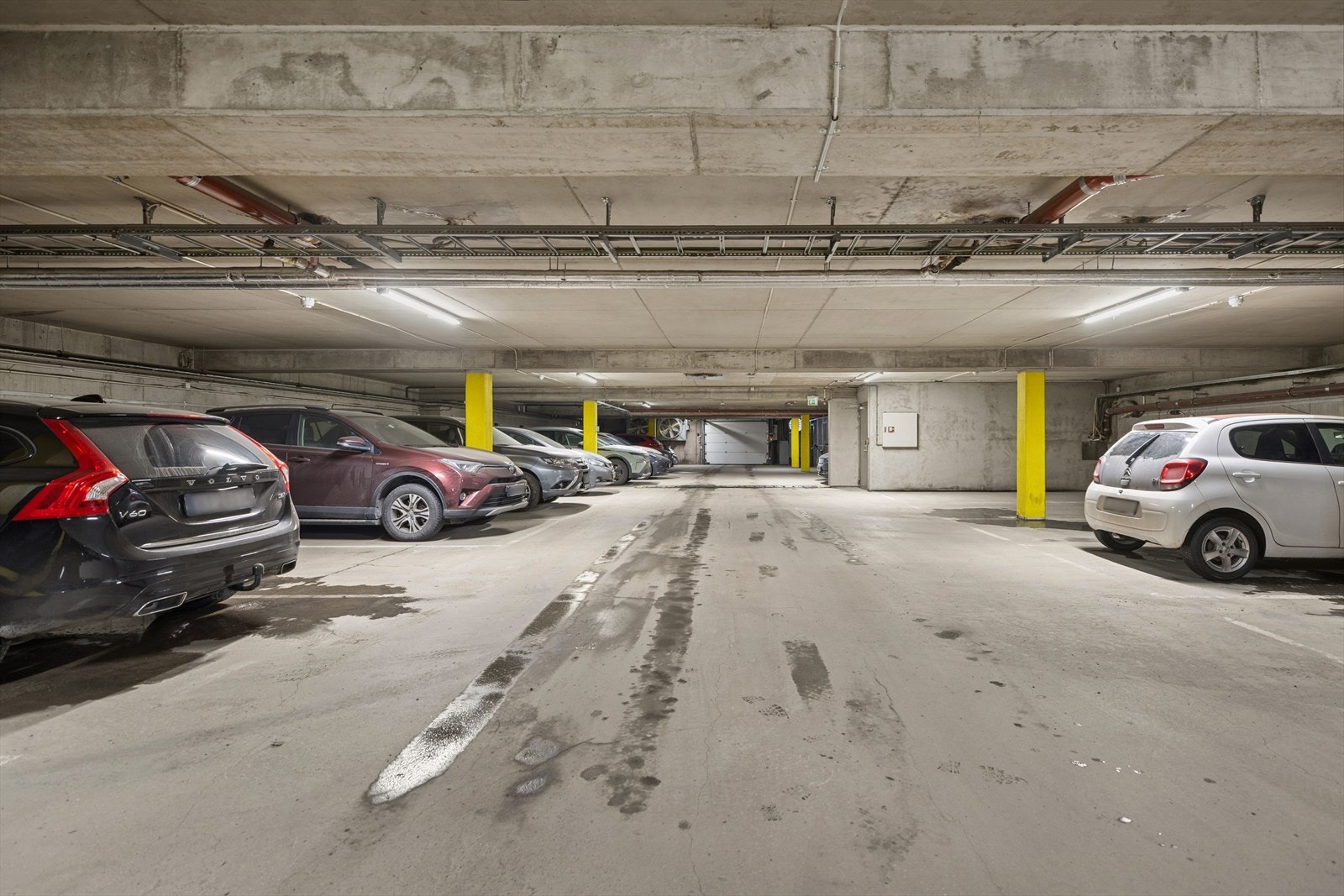 Garasjeplass i lukket anlegget Galleribilde