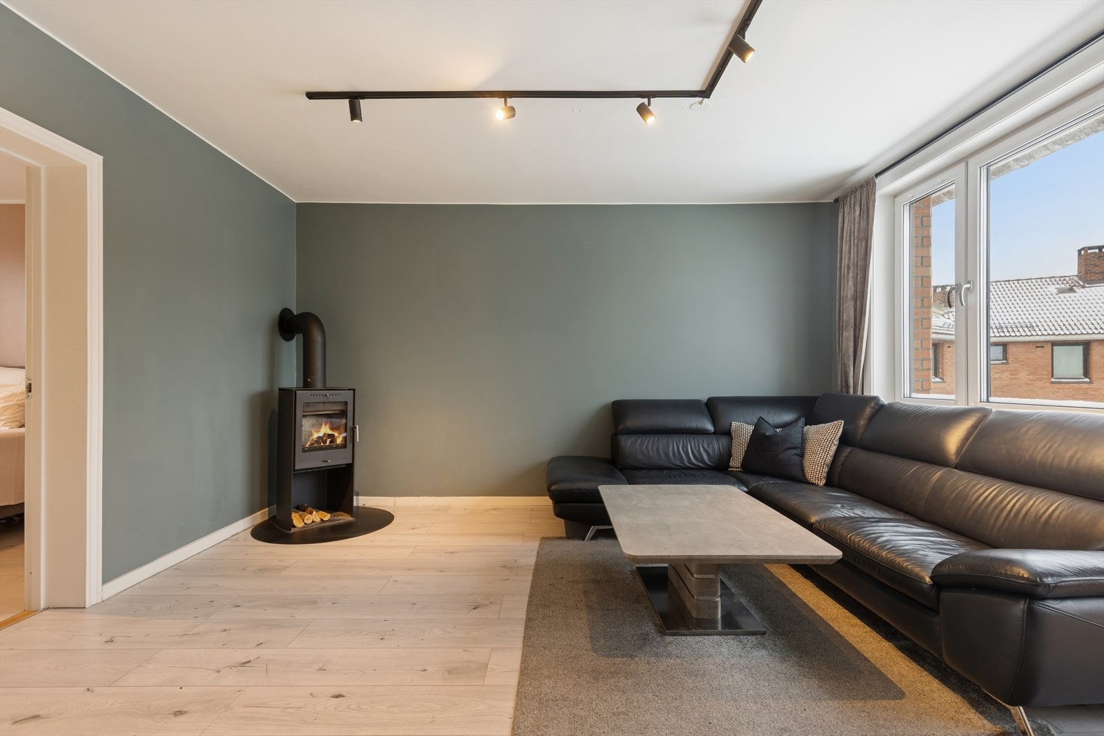 Peis i stuen gir ekstra komfort og hyggelig stemning. Galleribilde