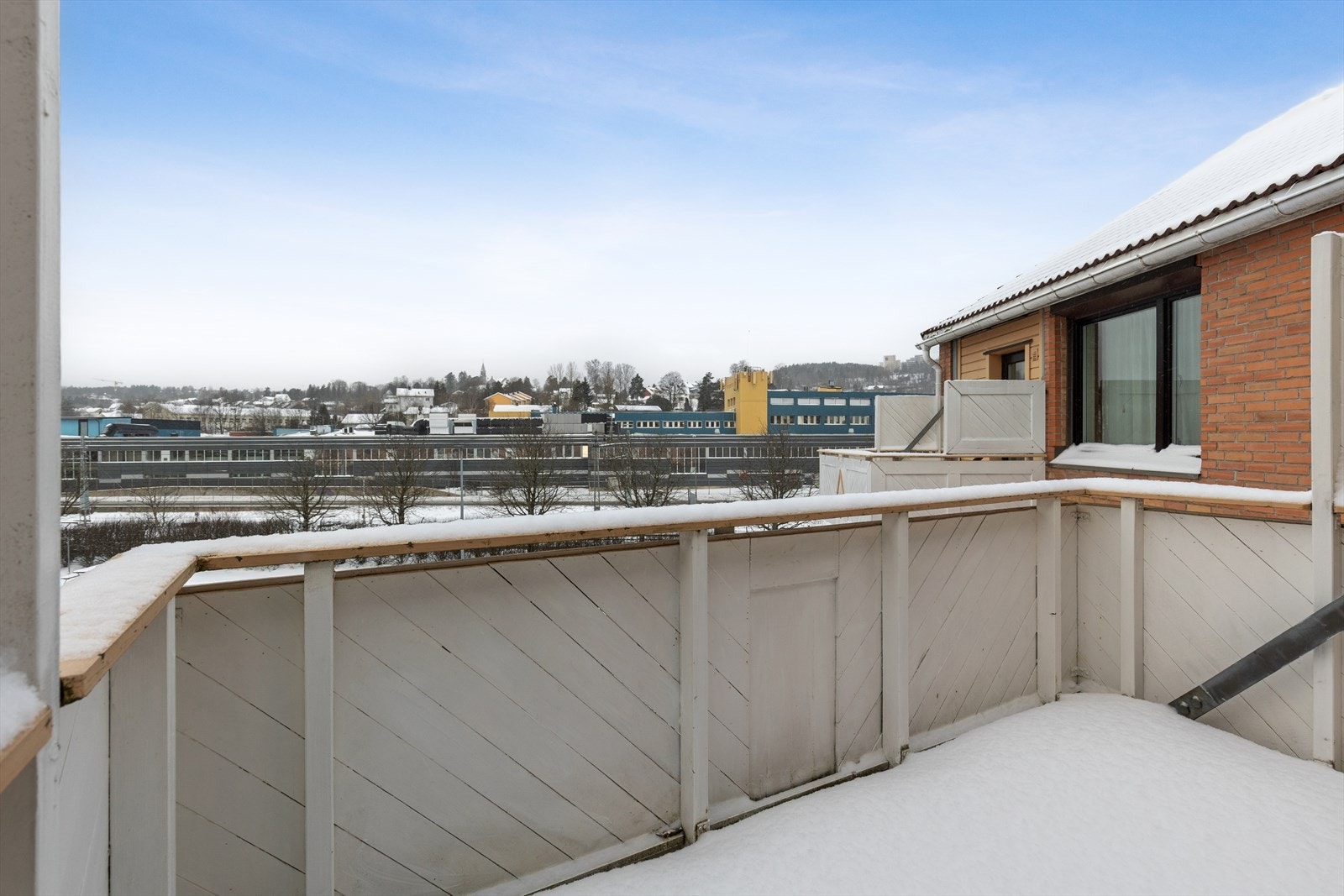 Balkong med plass til sittegruppe. Galleribilde