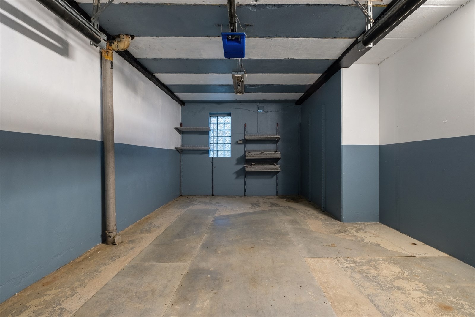 Garasjene er av romslig størrelse. Galleribilde