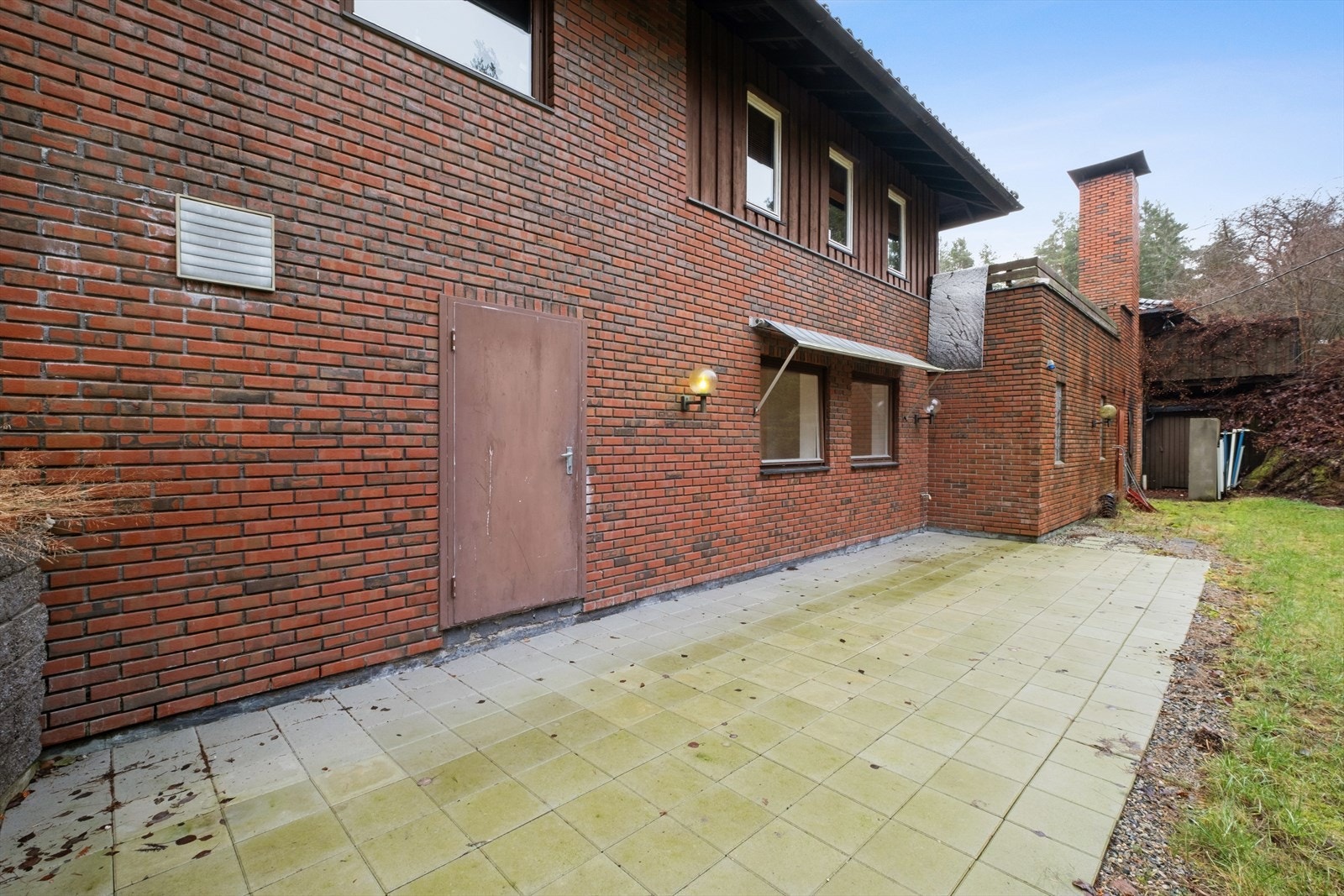 Den andre delen har en stor og romslig platting på 30m². Galleribilde