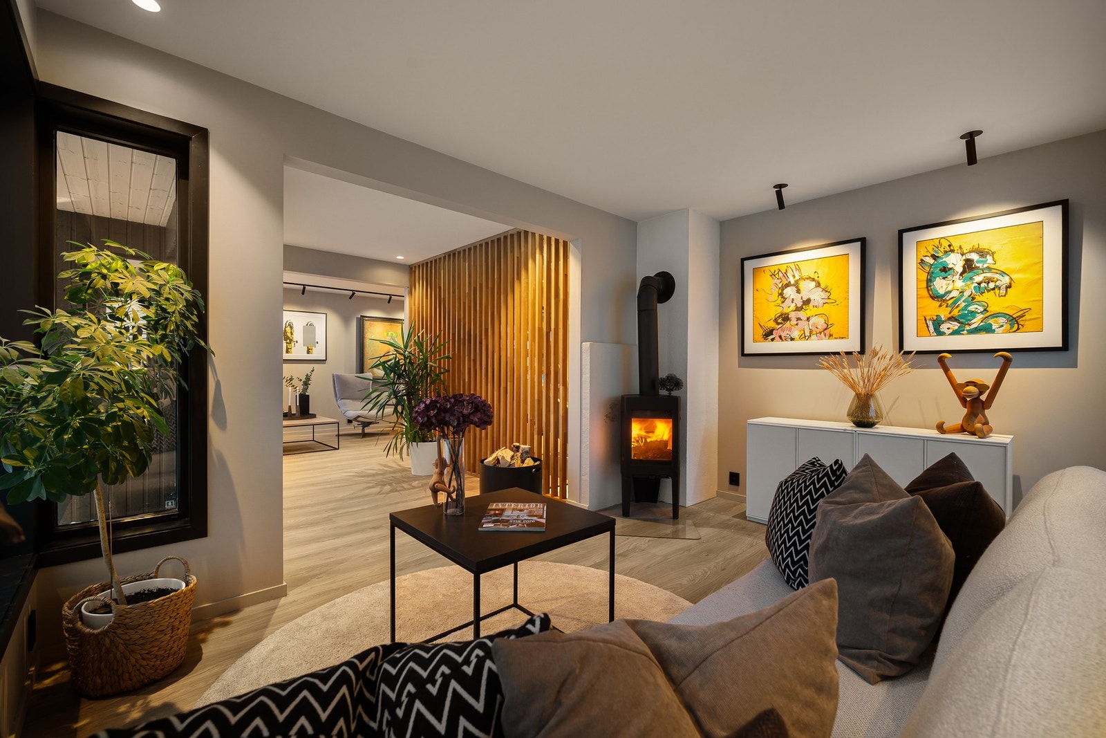 Boligen er malt i delikate og moderne fargetoner. Galleribilde