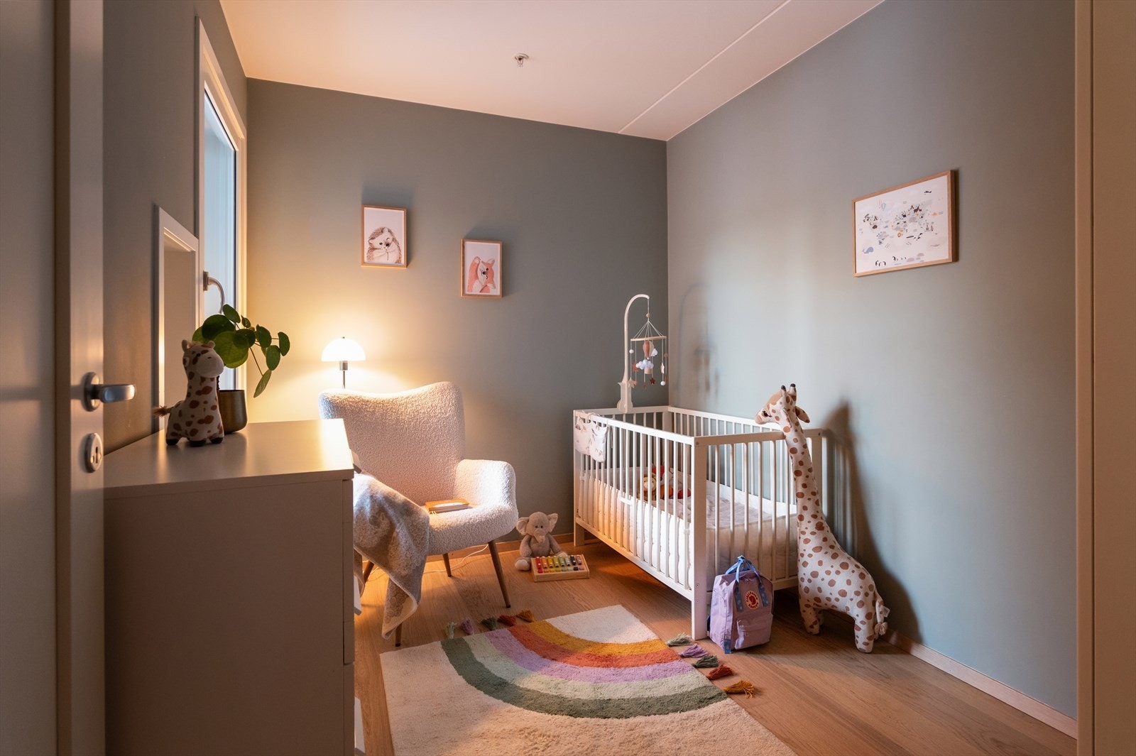 Soverom to passer utmerket som gjesterom, barnerom eller hjemmekontor - alt etter behov. Galleribilde