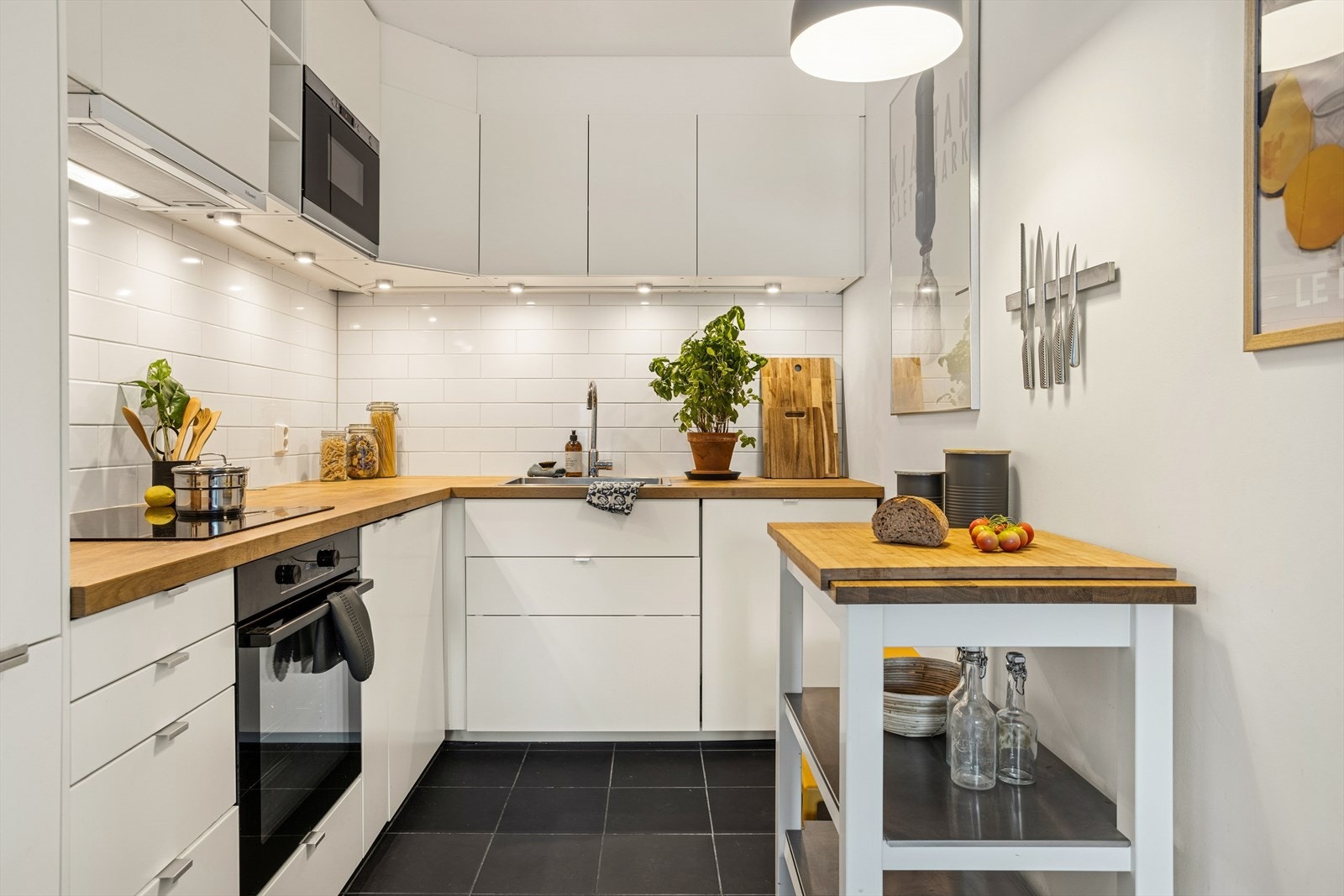 Praktisk og pent kjøkken. Galleribilde