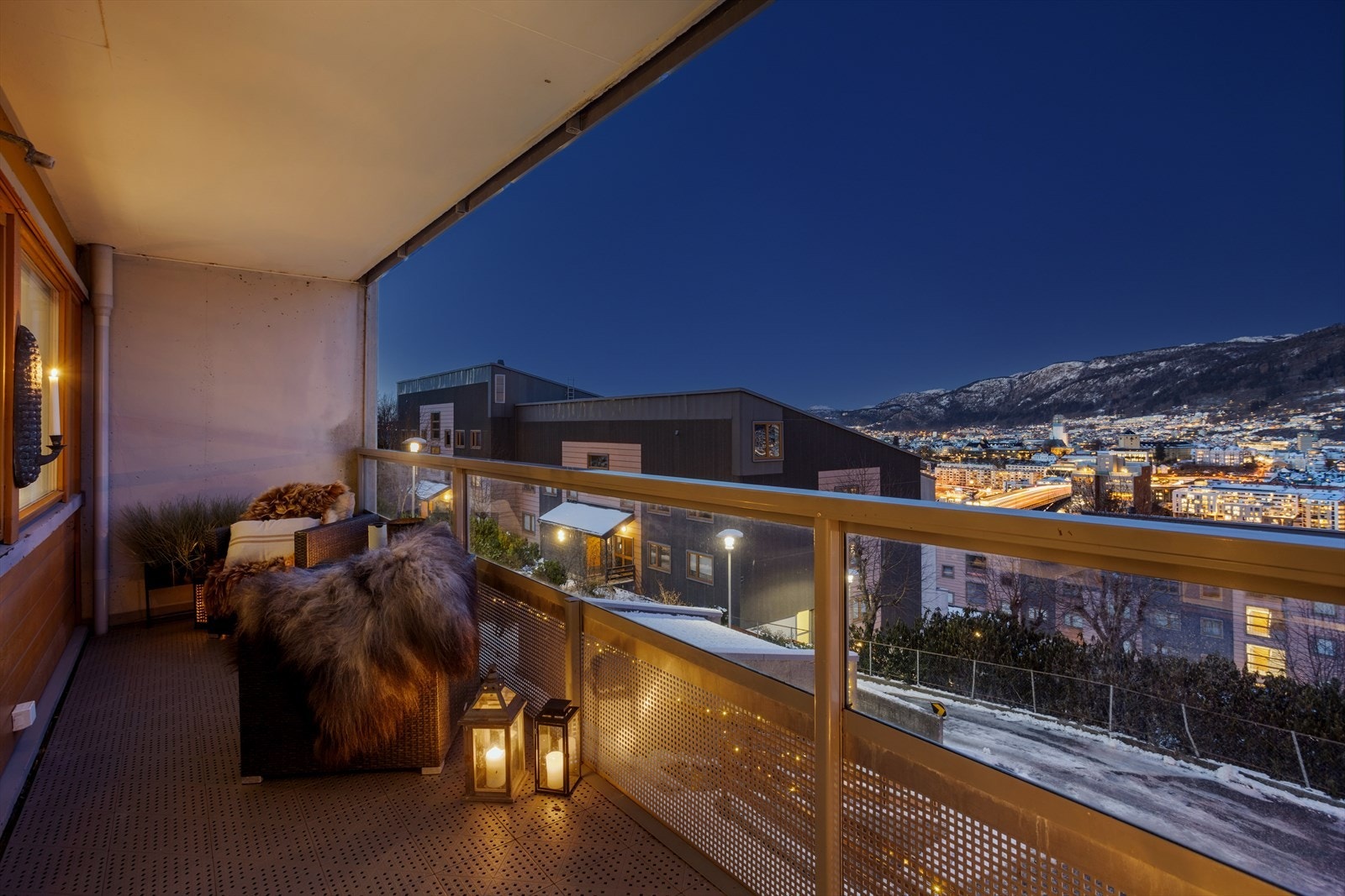 Kveldsstemning på balkongen Galleribilde