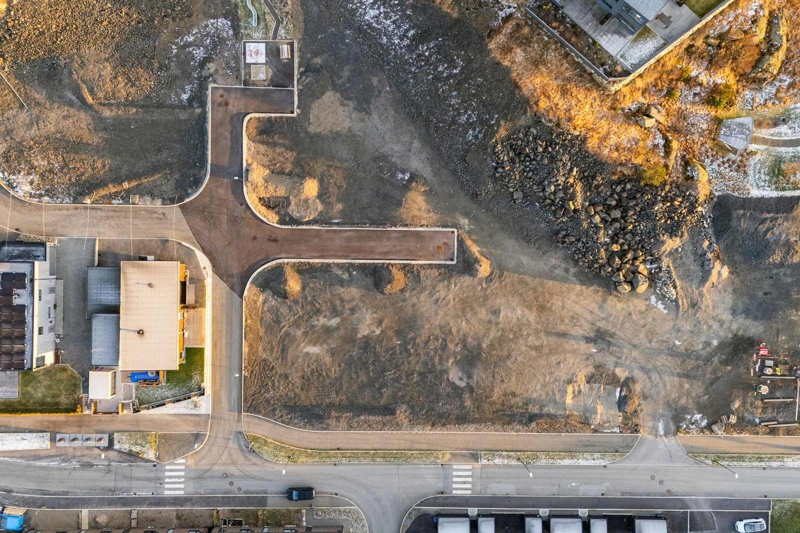 Nærhet til natur og turstier kombinert med moderne infrastruktur. Galleribilde