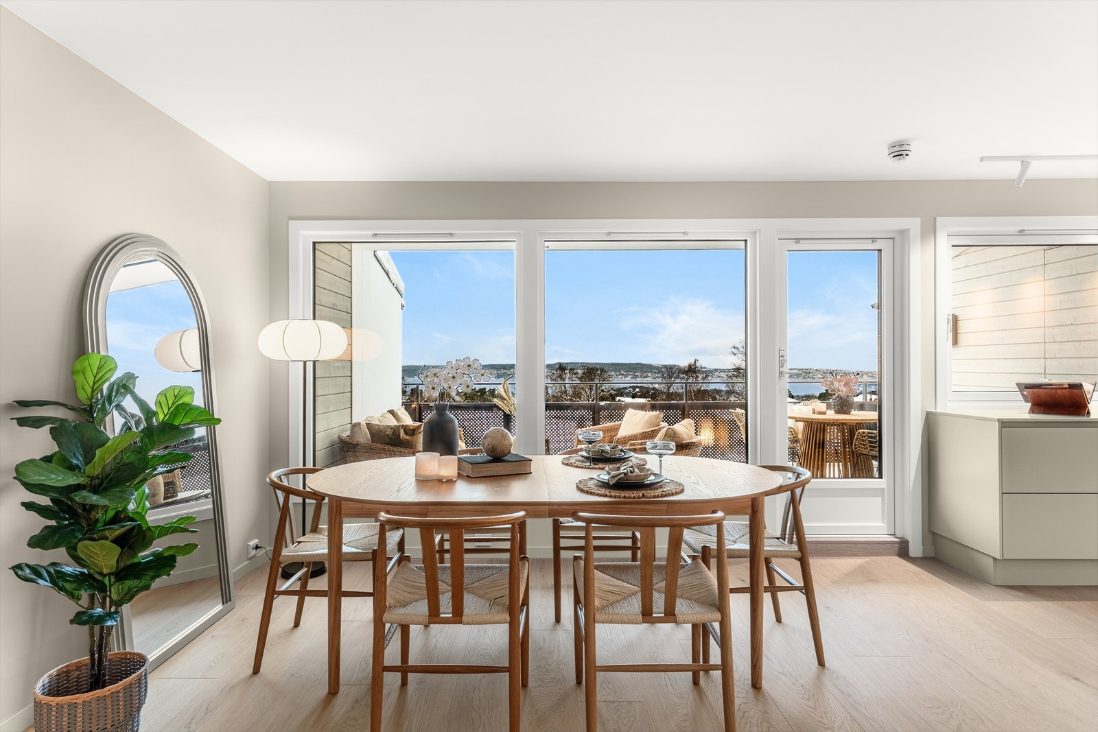 Det kan skiltes med varmefolie i gulvet for jevn komfort gjennom årstidene Galleribilde