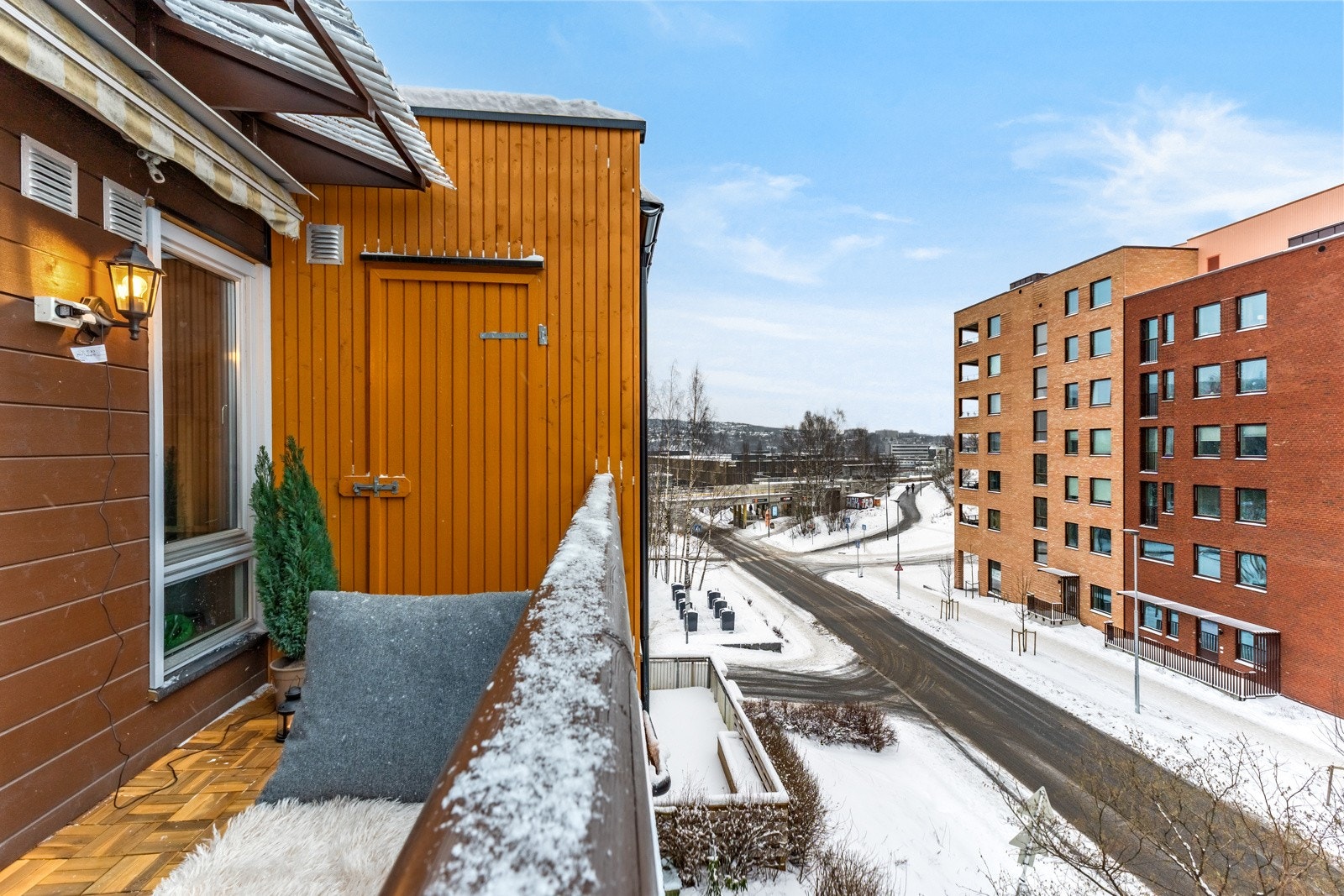 I begge ender har man tilgang til praktiske boder for lett tilgjengelig oppbevaring. Galleribilde