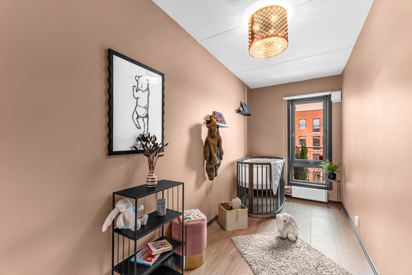 Det andre soverommet har en utforming som gjør den fleksibel som gjesterom, barnerom eller kontor. Galleribilde