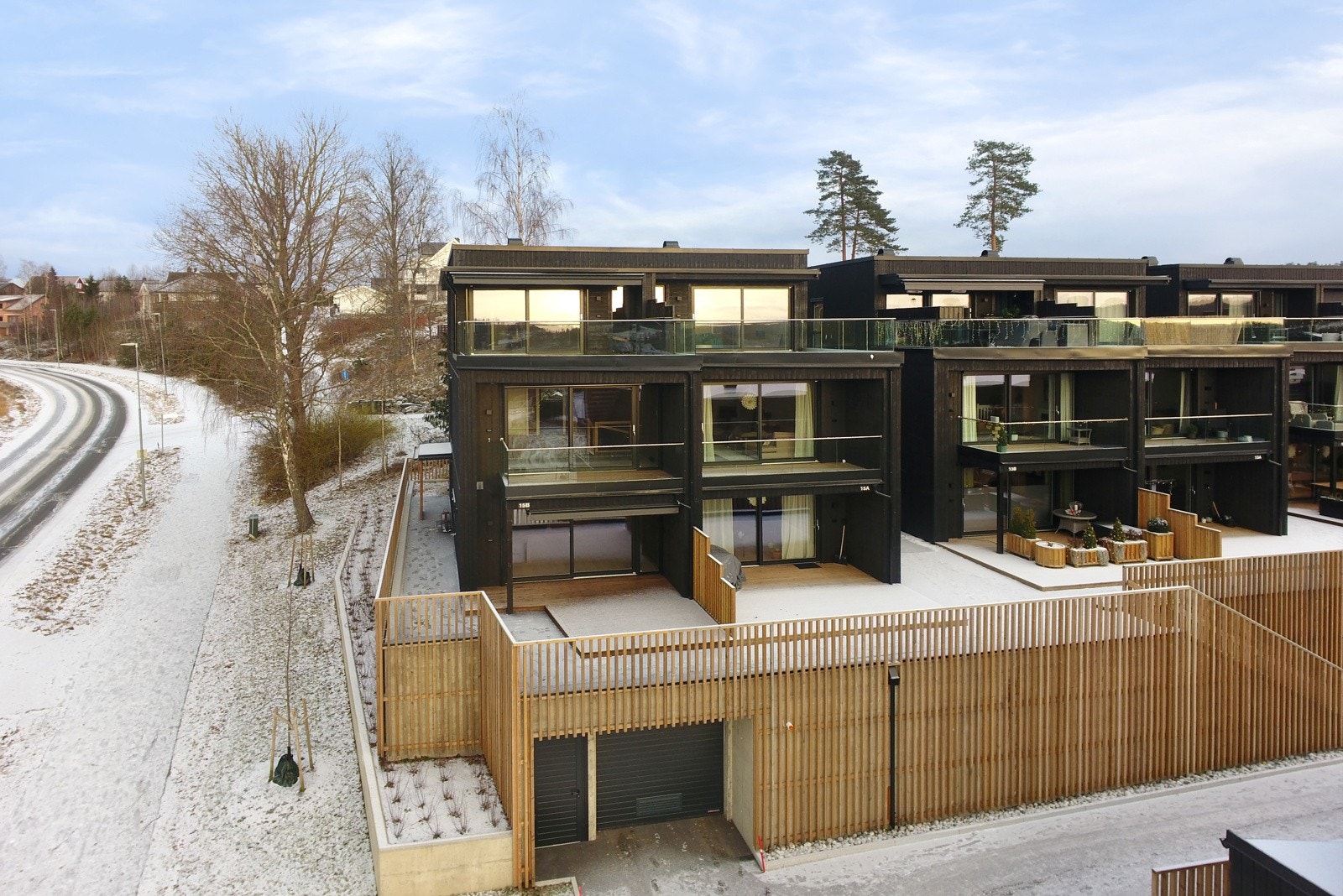 Endebeliggenhet som sikrer ekstra god utsikt og gir gode lysforhold med vinduer på gavlvegg Galleribilde