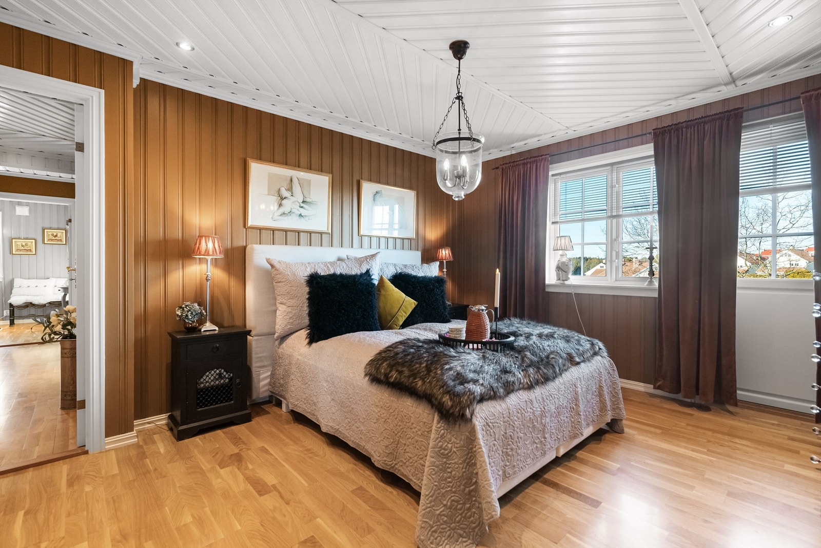 Direkte utgang til utearealer fra hovedsoverom Galleribilde