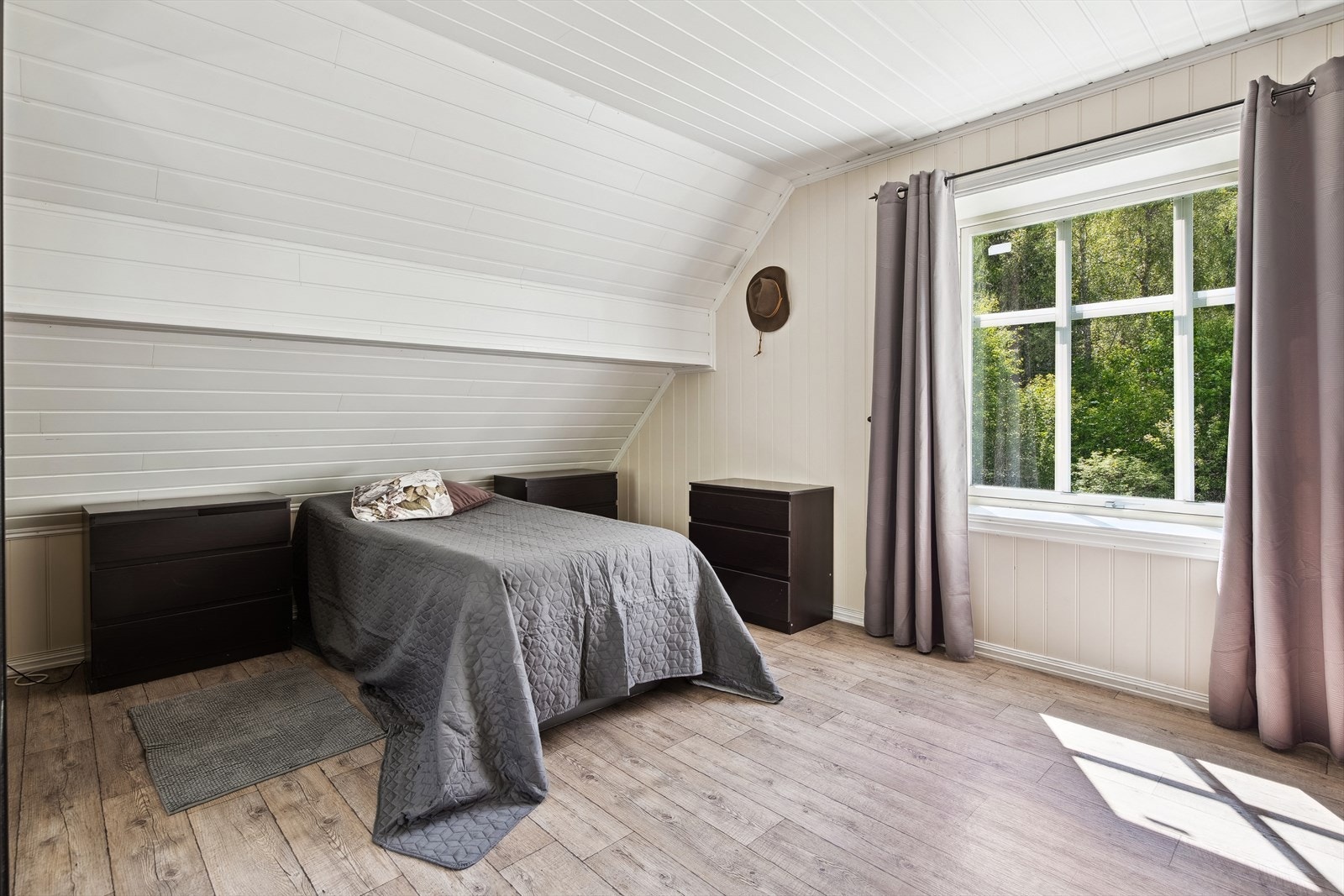 Her er det god plass til dobbelseng. Galleribilde