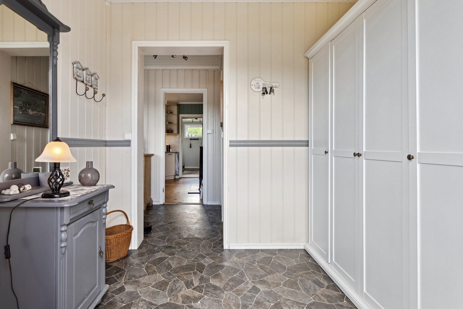 Fra entré kommer du videre inn i mellomgang. Galleribilde