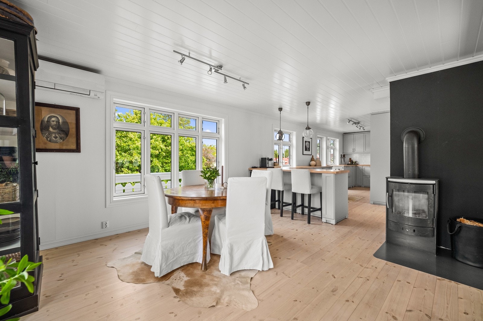 Åpen løsning gir et romslig inntrykk. Galleribilde