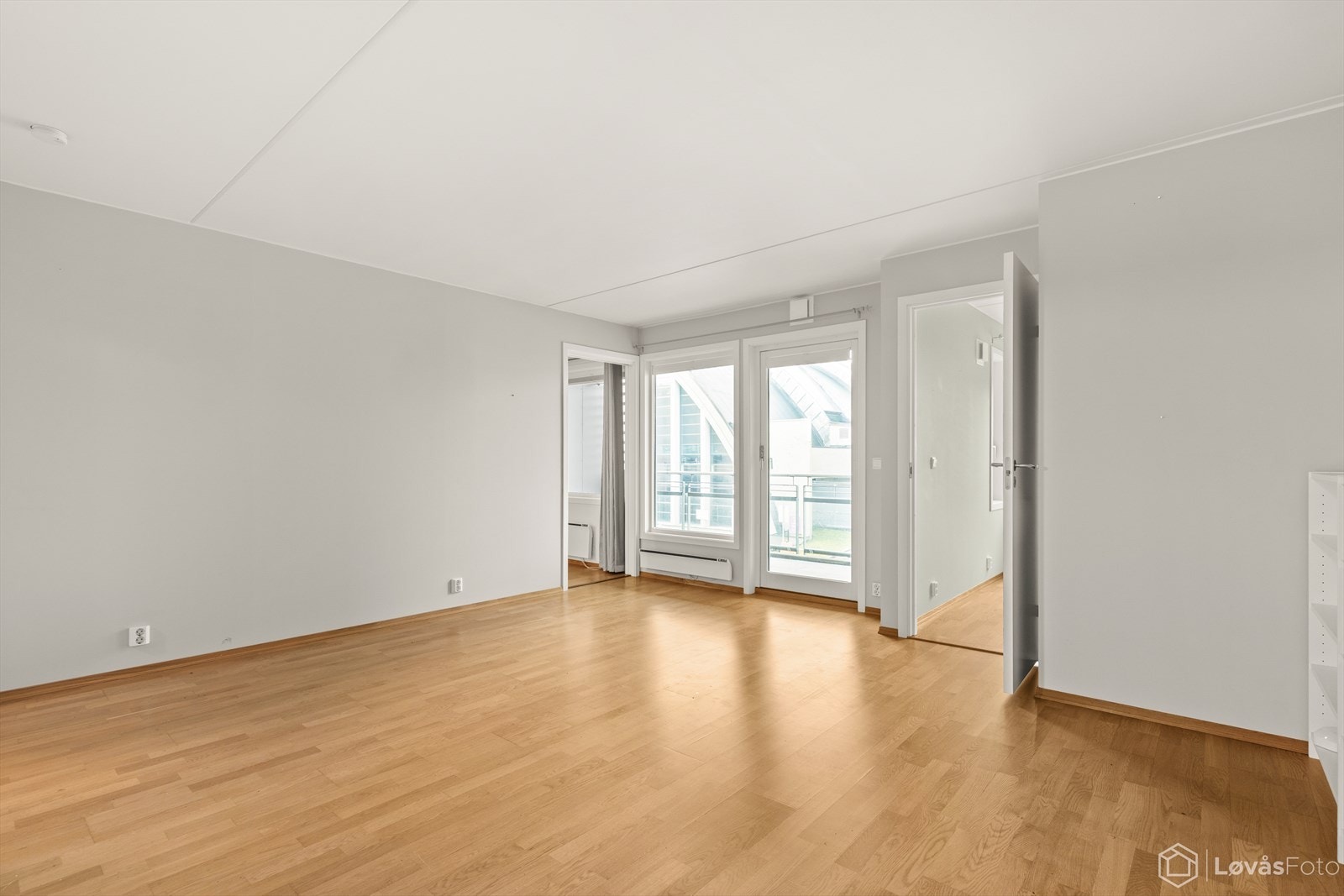 Leiligheten har gjennomgående 3-stavs parkettgulv som gir god romfølelse i alle rom og er enkelt å vedlikeholde. Galleribilde