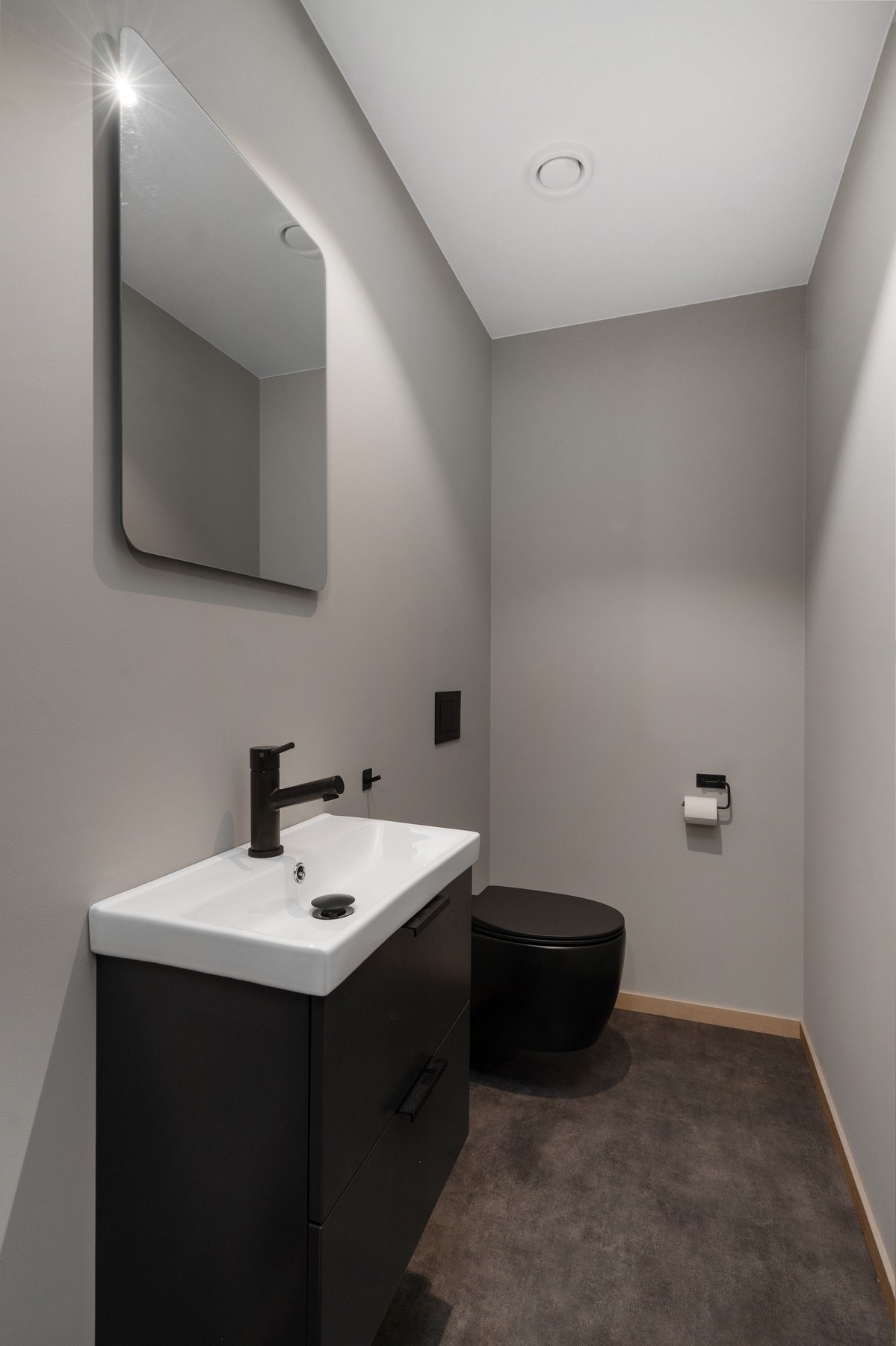 Separat wc-rom i gangen Galleribilde