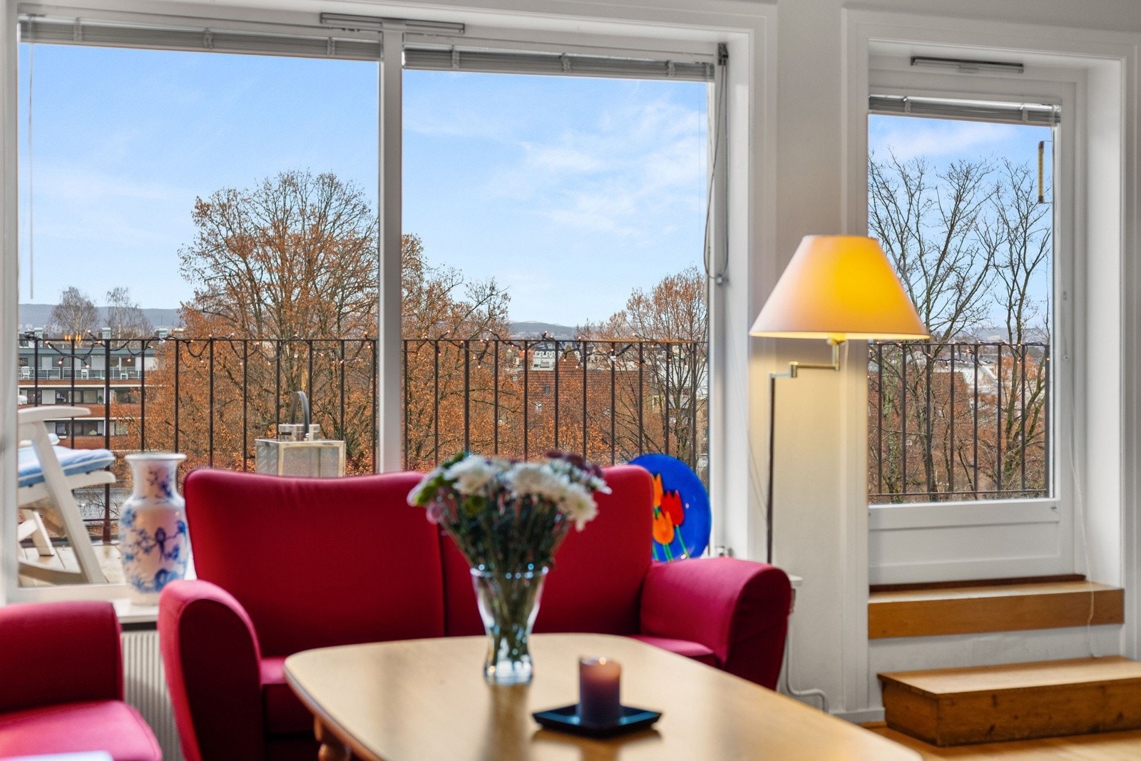 Leiligheten ligger i rolige og sjarmerende omgivelser, i et urbant, populært og meget sentralt boligområde på Fagerborg Galleribilde