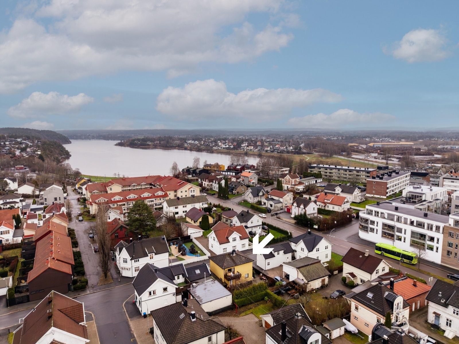 Færders gate 32 ligger sentralt plassert med gangavstand til "alt". Galleribilde