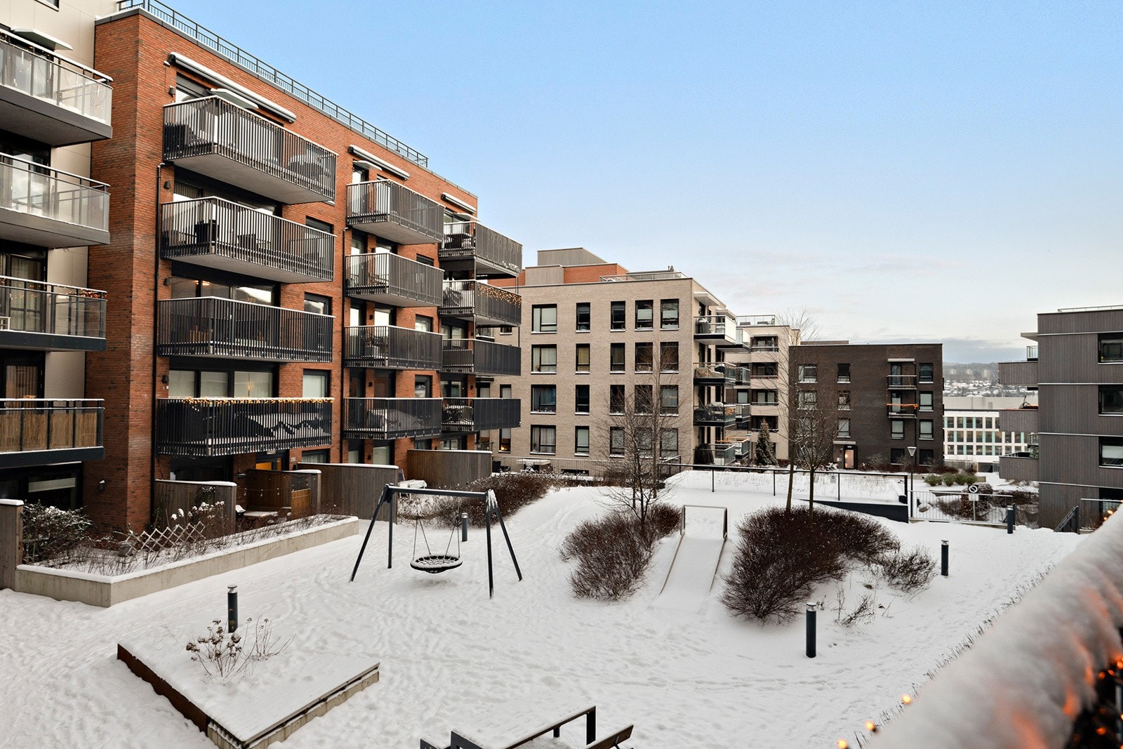 Midtveien 59 ligger fint til i et nyetablert nabolag på Vollebekk. Galleribilde