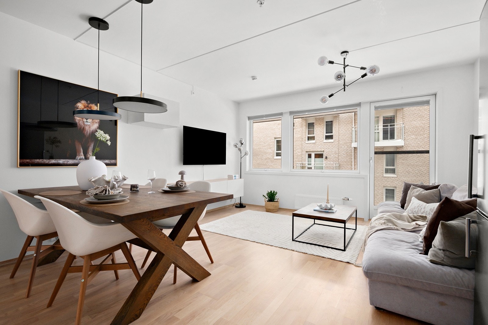 Velkommen til Midtveien 59 - Presentert av Henry R. Pedersen i OBOS Eiendomsmeglere avd. Ulven. Galleribilde