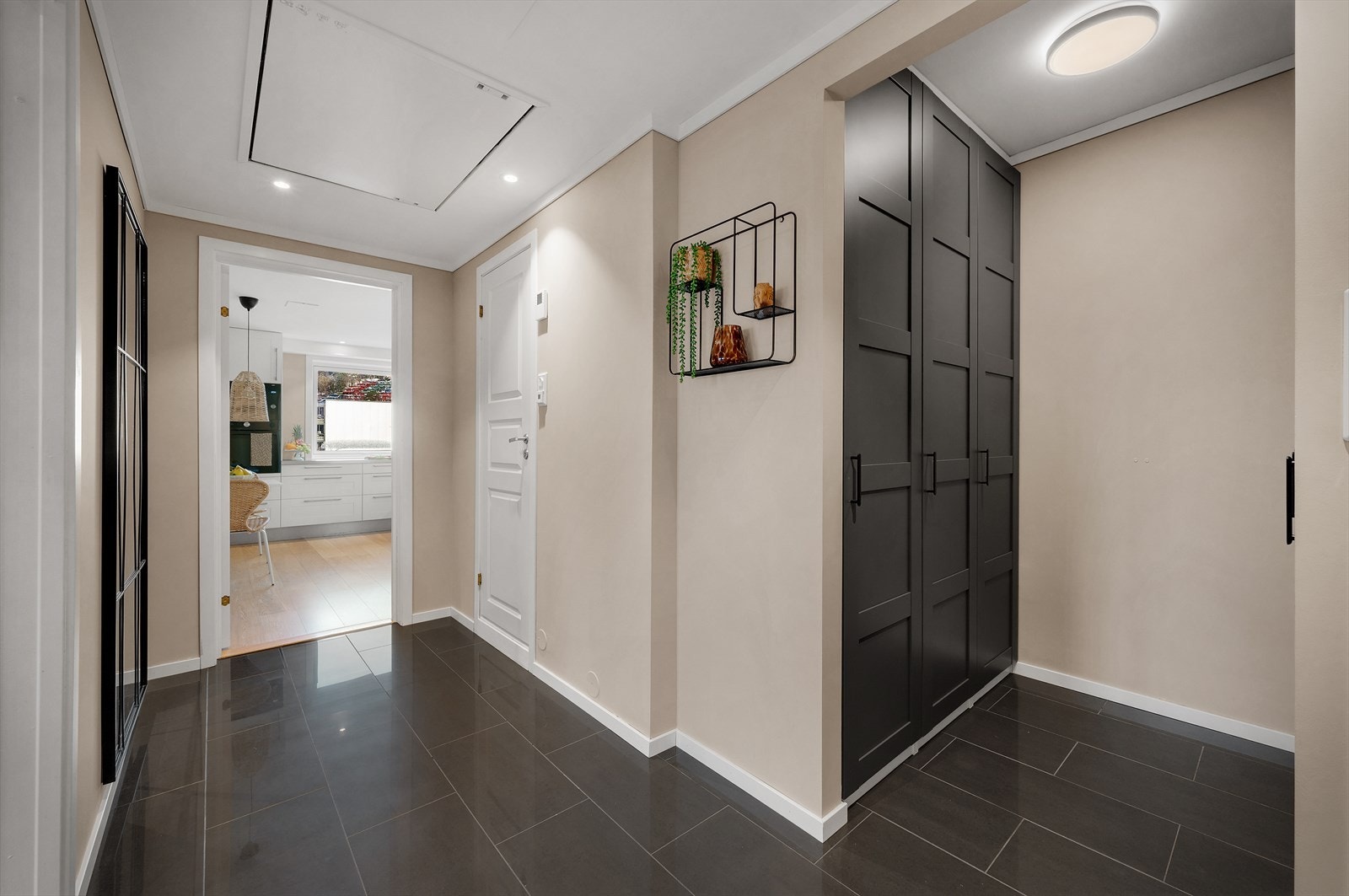 - Gangen måler 8,4m² - Galleribilde