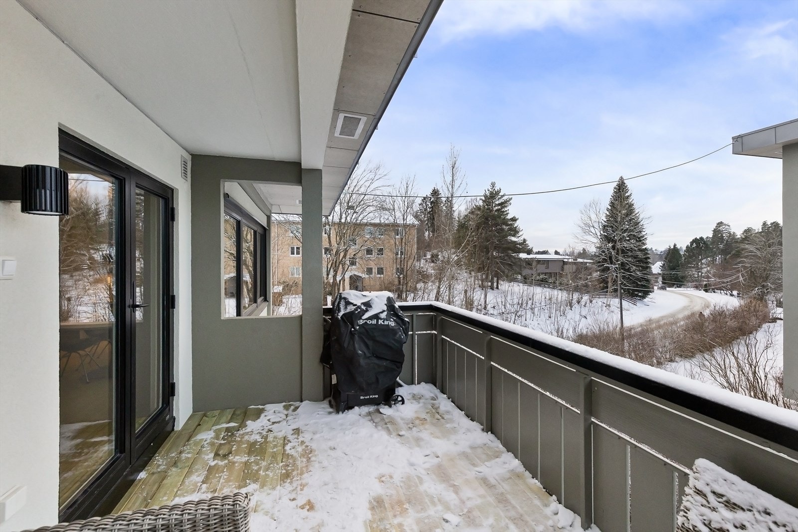 Balkongen er delvis overbygget. Galleribilde