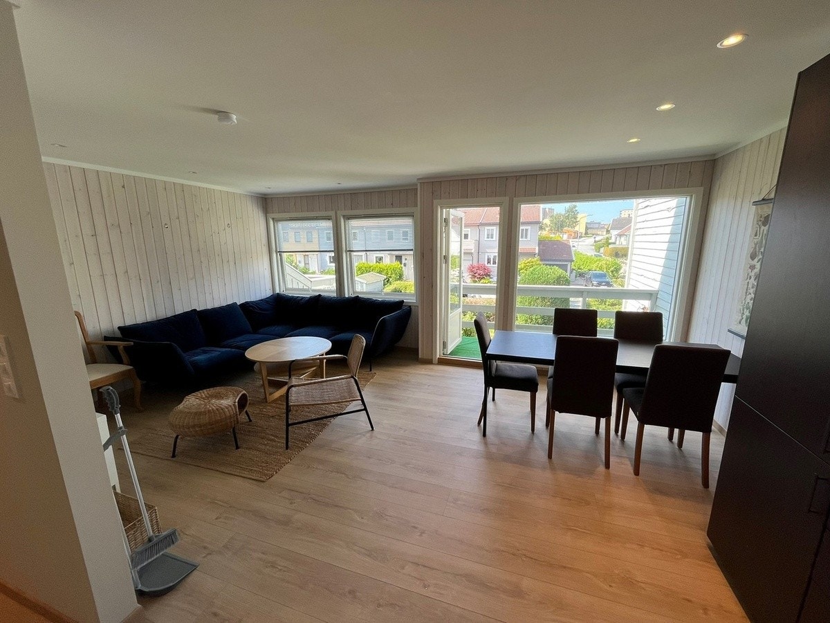 Stue og spisebord Galleribilde