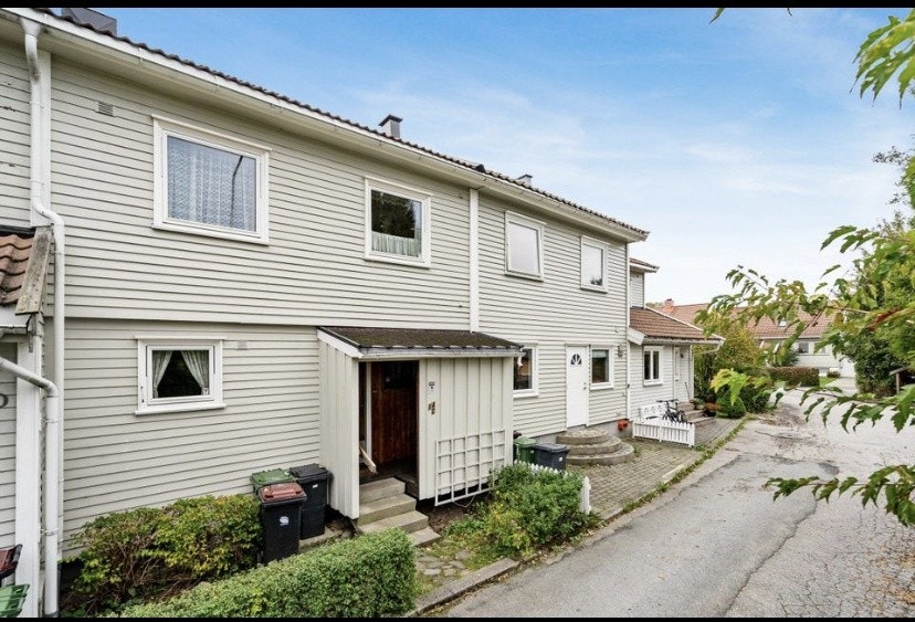 Inngangsparti med lagring i forbod Galleribilde