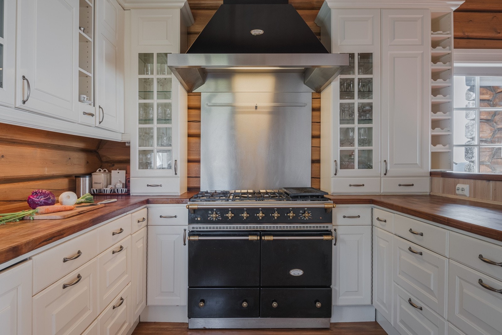 Eksklusiv komfyr fra franske Lacanche, perfekt for den ambisiøse kokken Galleribilde