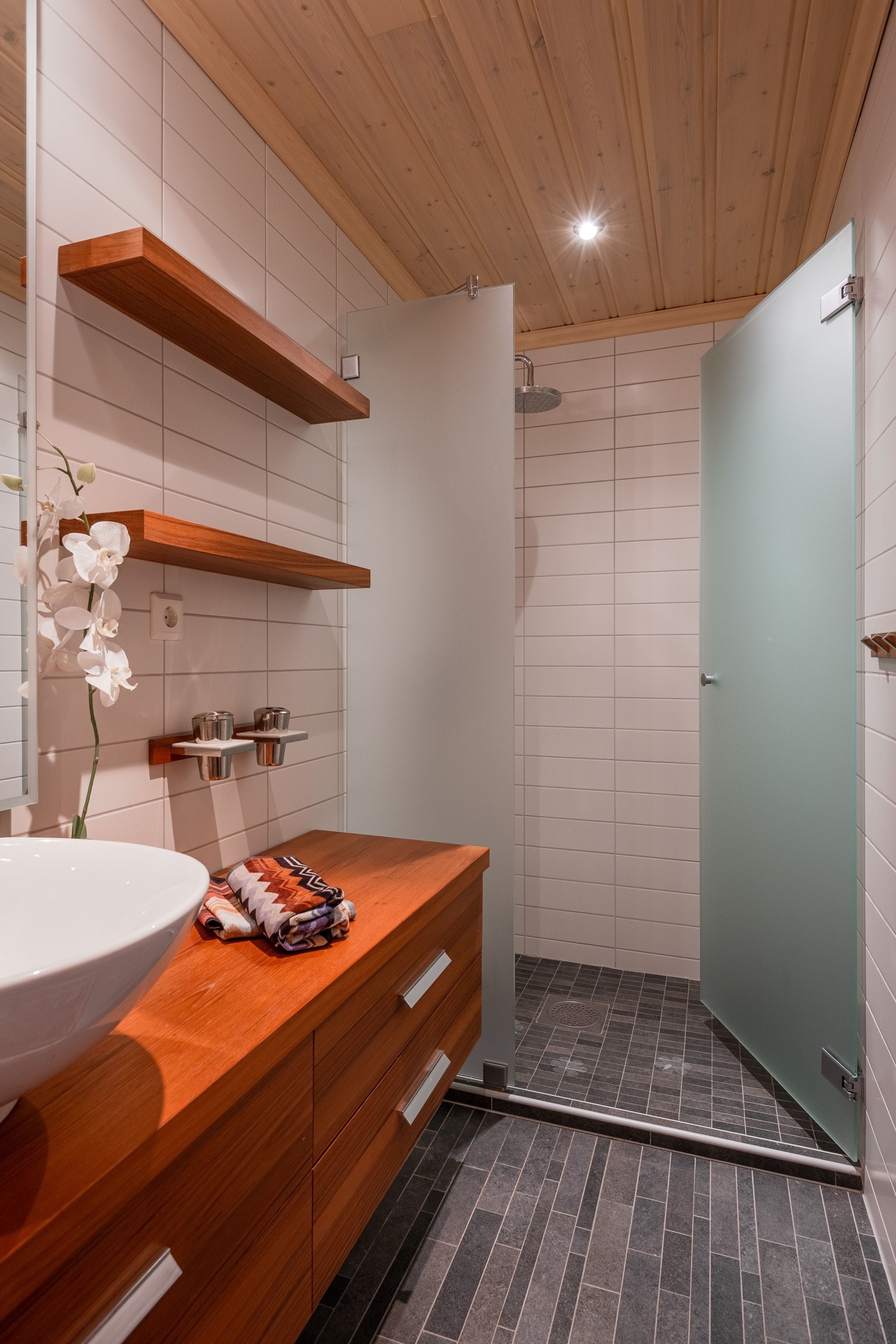 Det ene badet tilhørende anneks Galleribilde