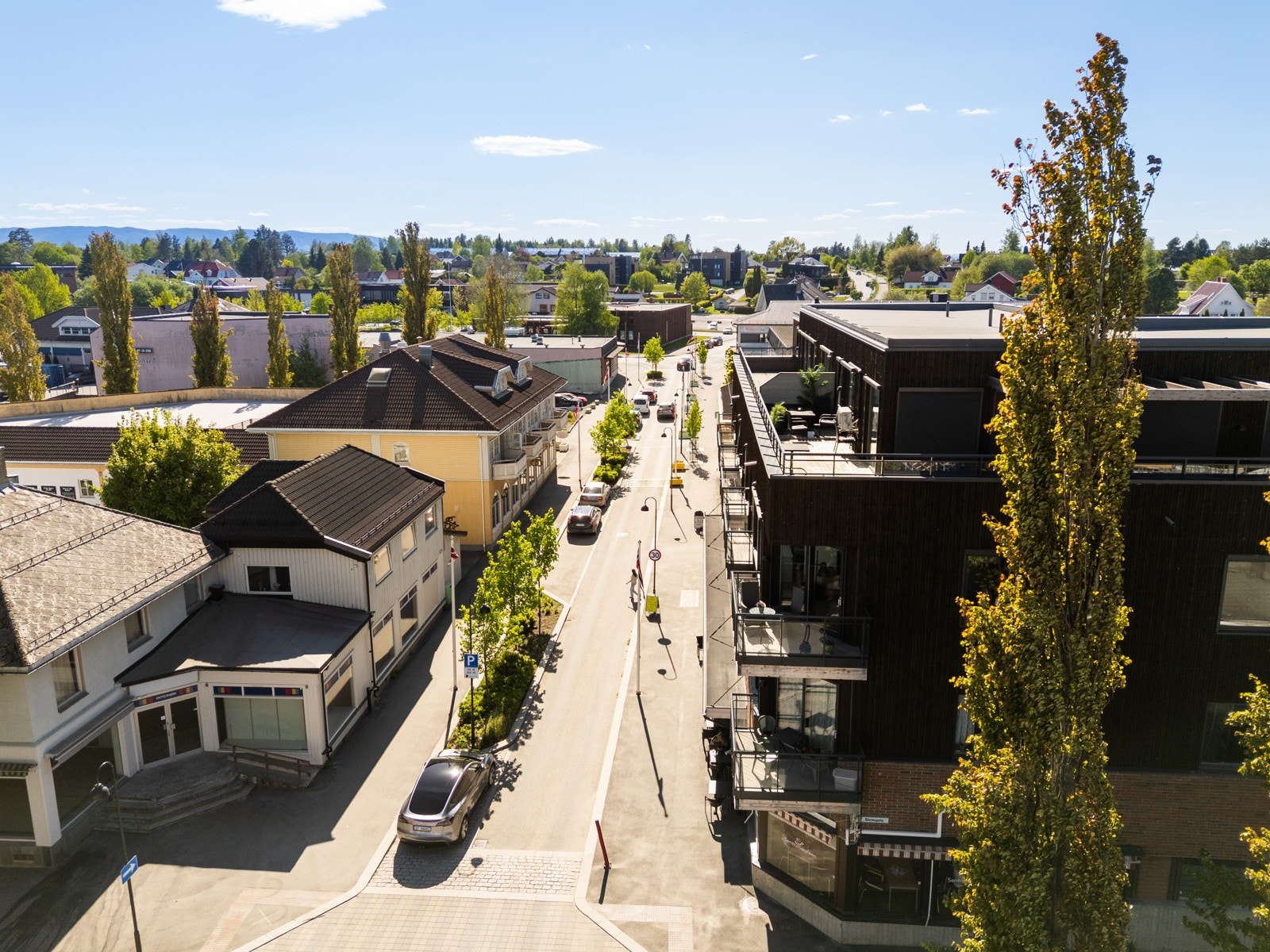 Leiligheten ligger i Sameiet Sentrumsgården Stange. Galleribilde
