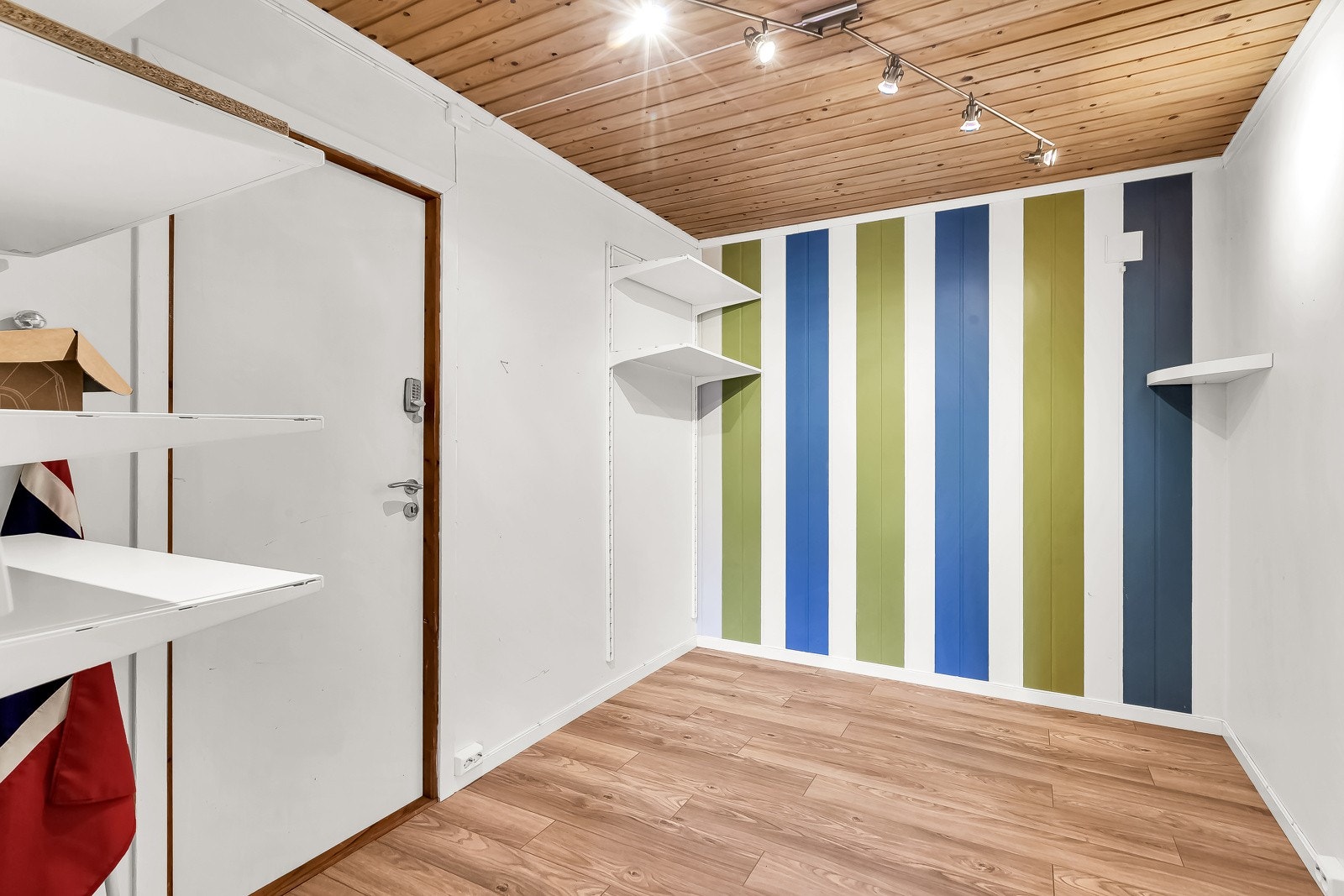 Innredet rom/kontor. Ikke godkjent som rom til varig opphold. Galleribilde