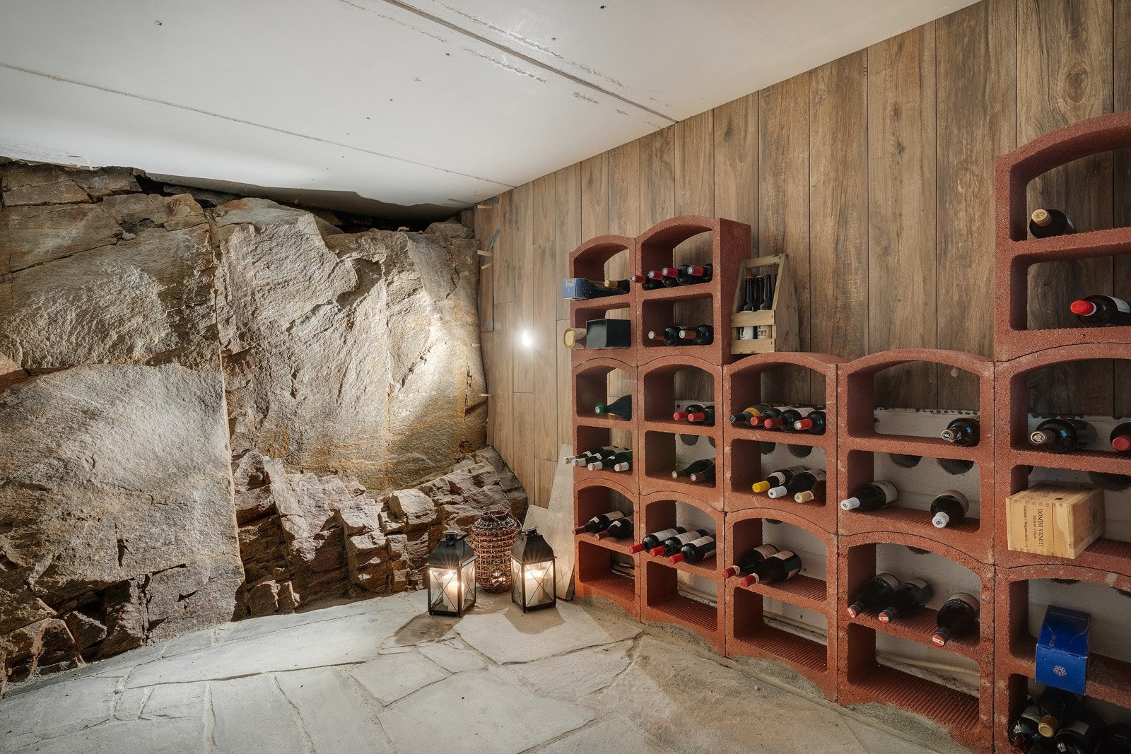 - Vinkjeller målt til 8,5 kvm - Galleribilde