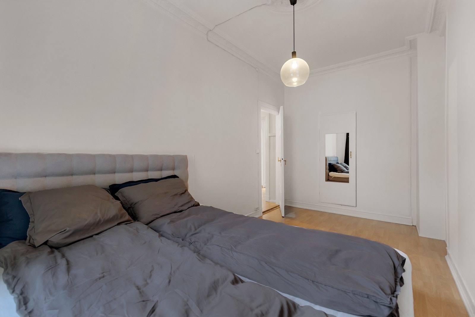 Soverommene holder en god standard og er romslige Galleribilde