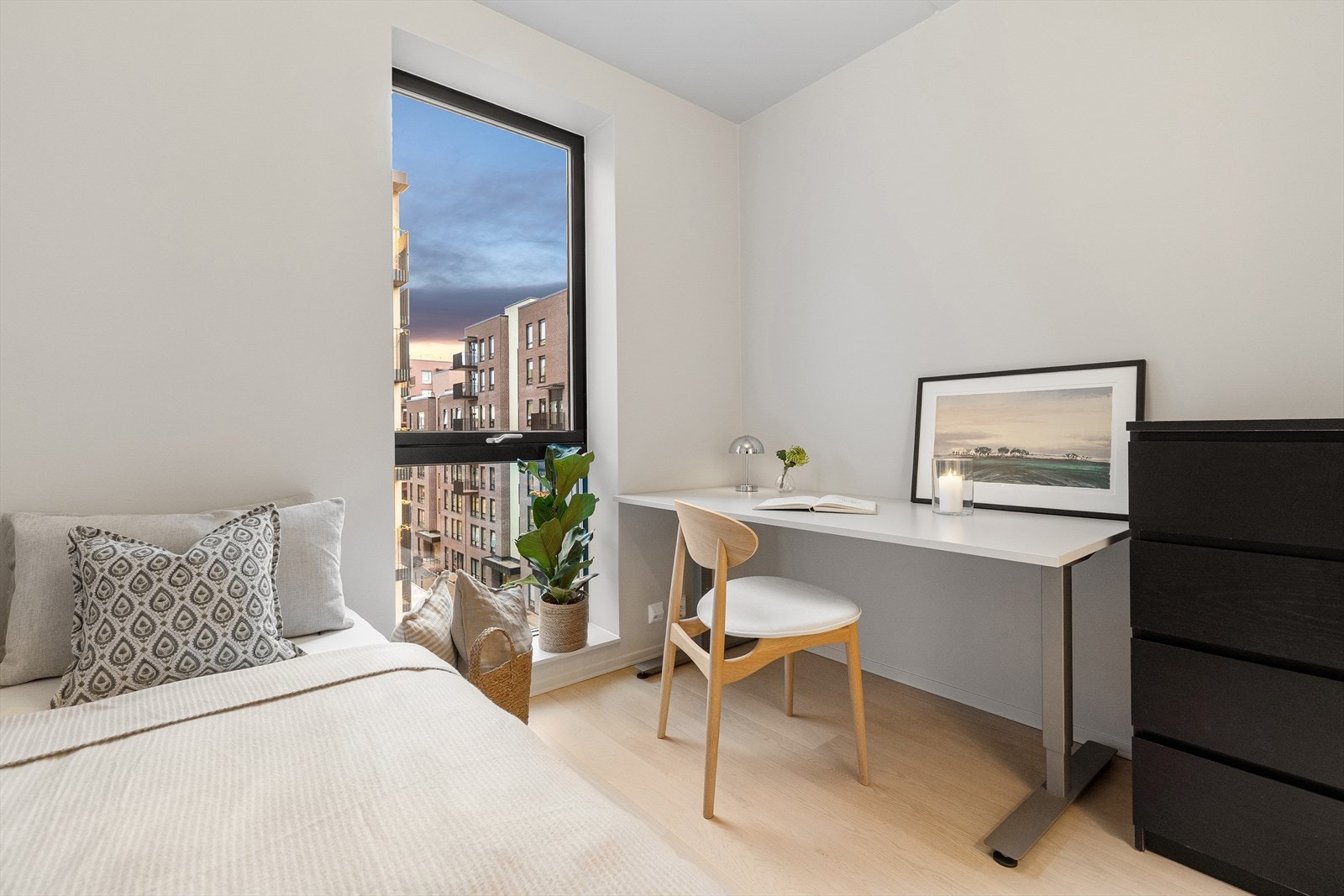 Dette soverommet vender også mot rolig bilfri bakgård. Galleribilde