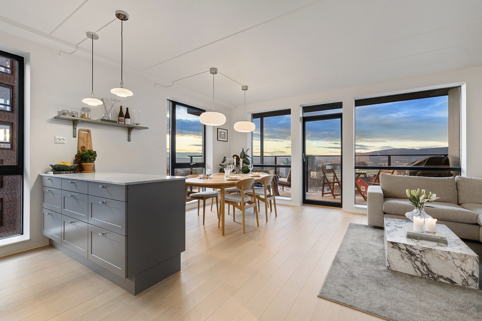 Velkommen til Sinsenveien 51A presentert av Lina Møretrø v/ EiendomsMegler 1. Foto: André Aakermann Galleribilde