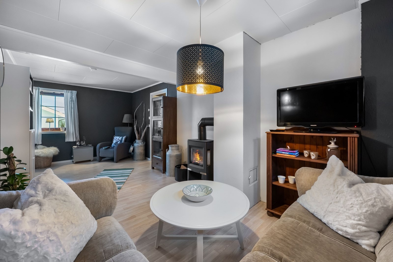 Koselig peis som varmer godt på de kaldere dagene. Galleribilde