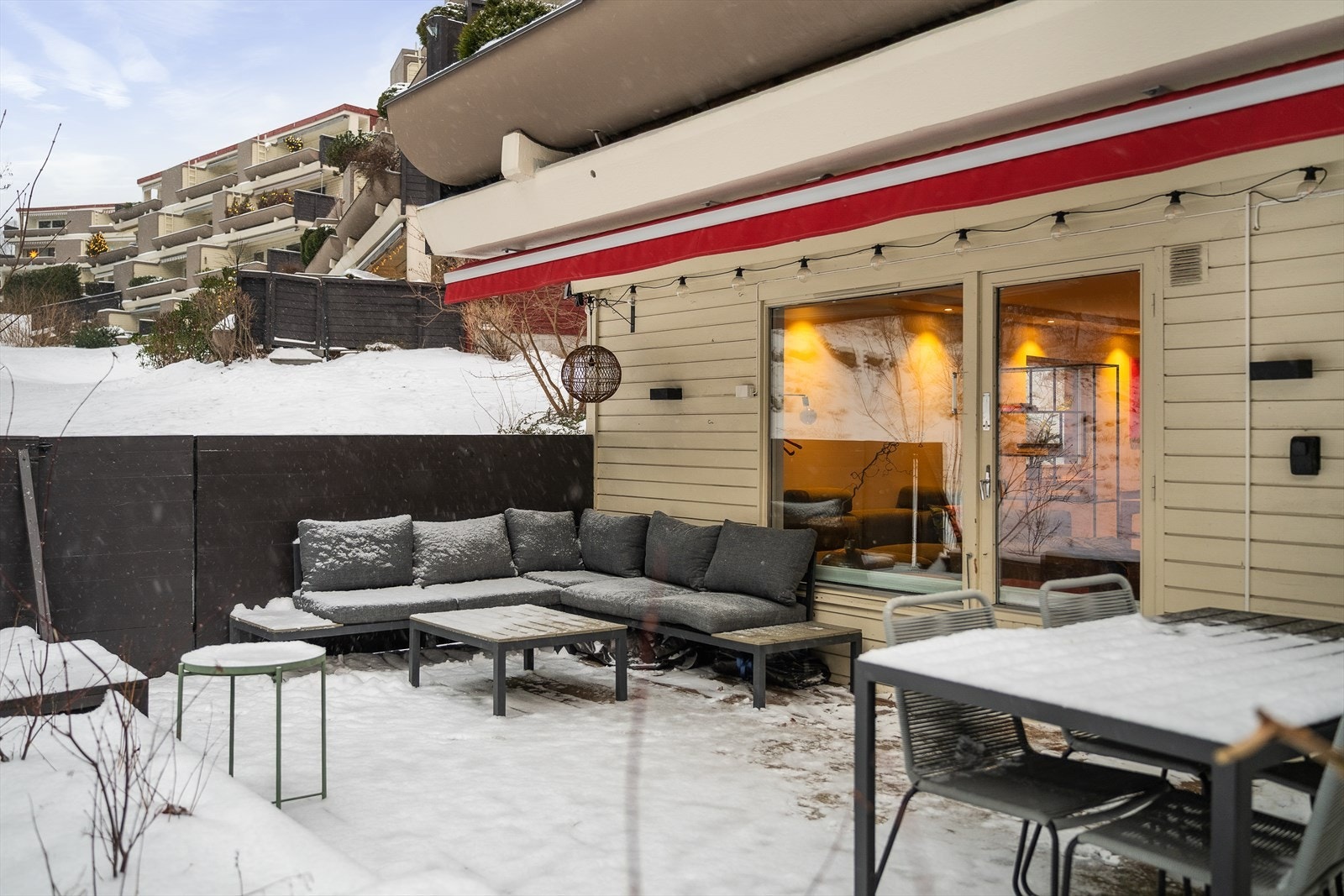 Uteplassen vender ut mot felles grøntarealer. Galleribilde