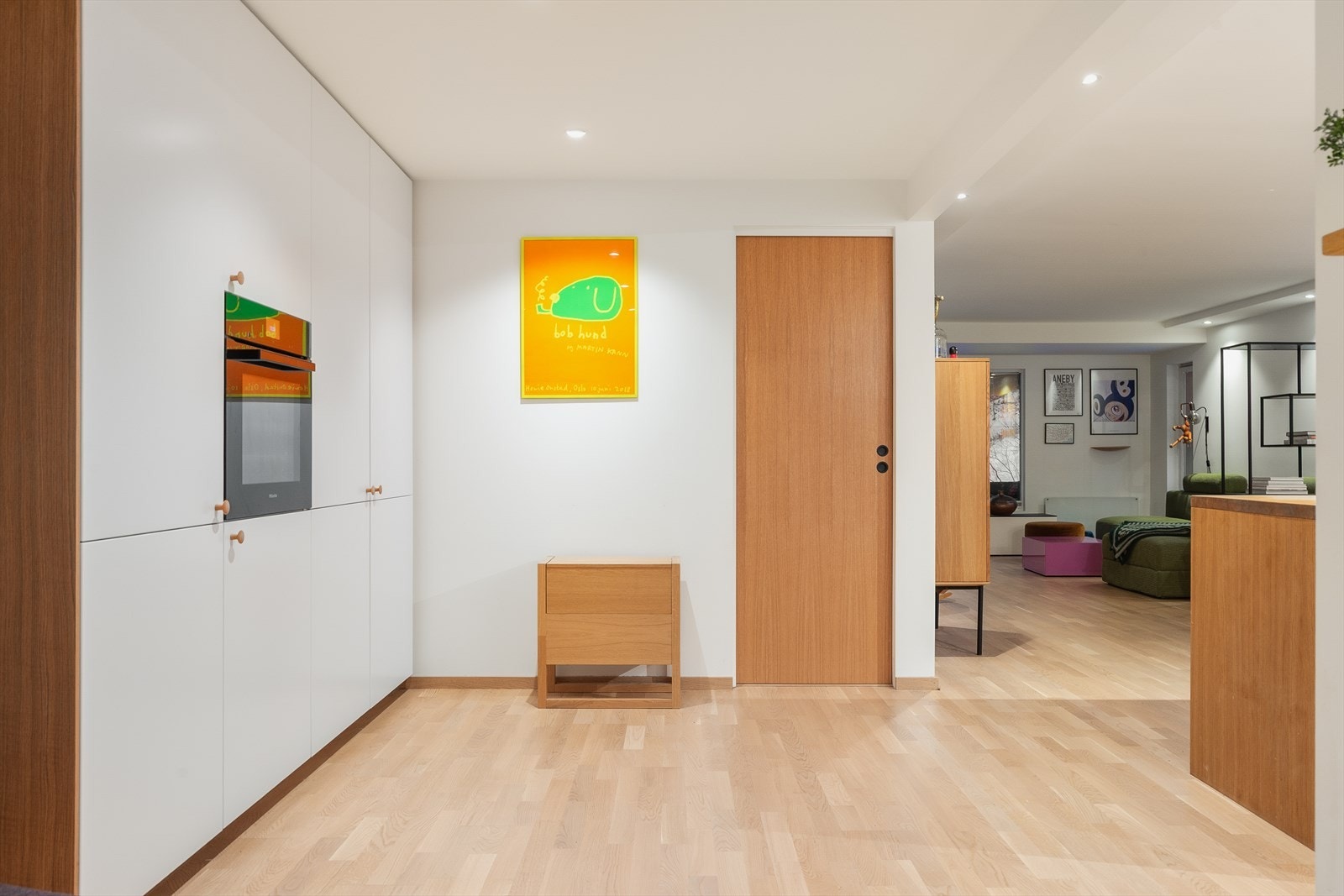 Den gjennomgående parketten binder de ulike sonene sammen. Galleribilde