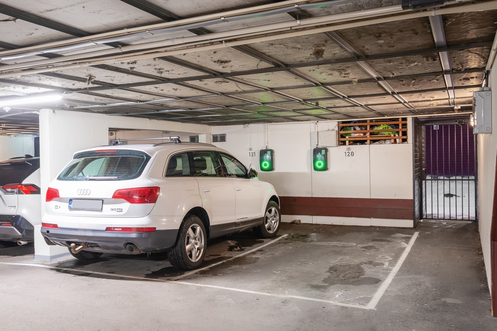 Det medfølger en garasjeplass i felles, lukket anlegg. Galleribilde