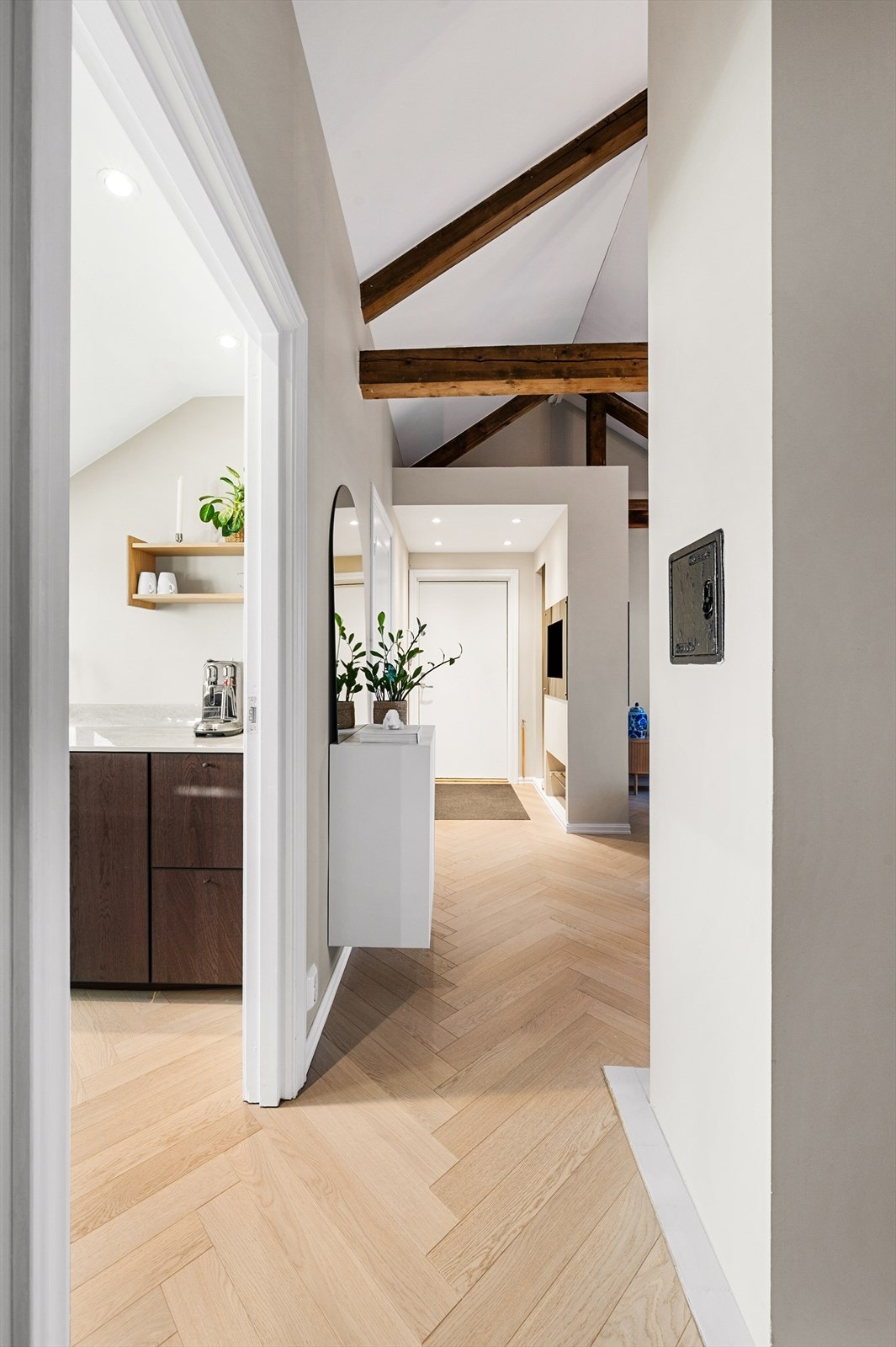 Leiligheten er betydelig oppgradert med nytt kjøkken, bad, overflater og elektrisk Galleribilde