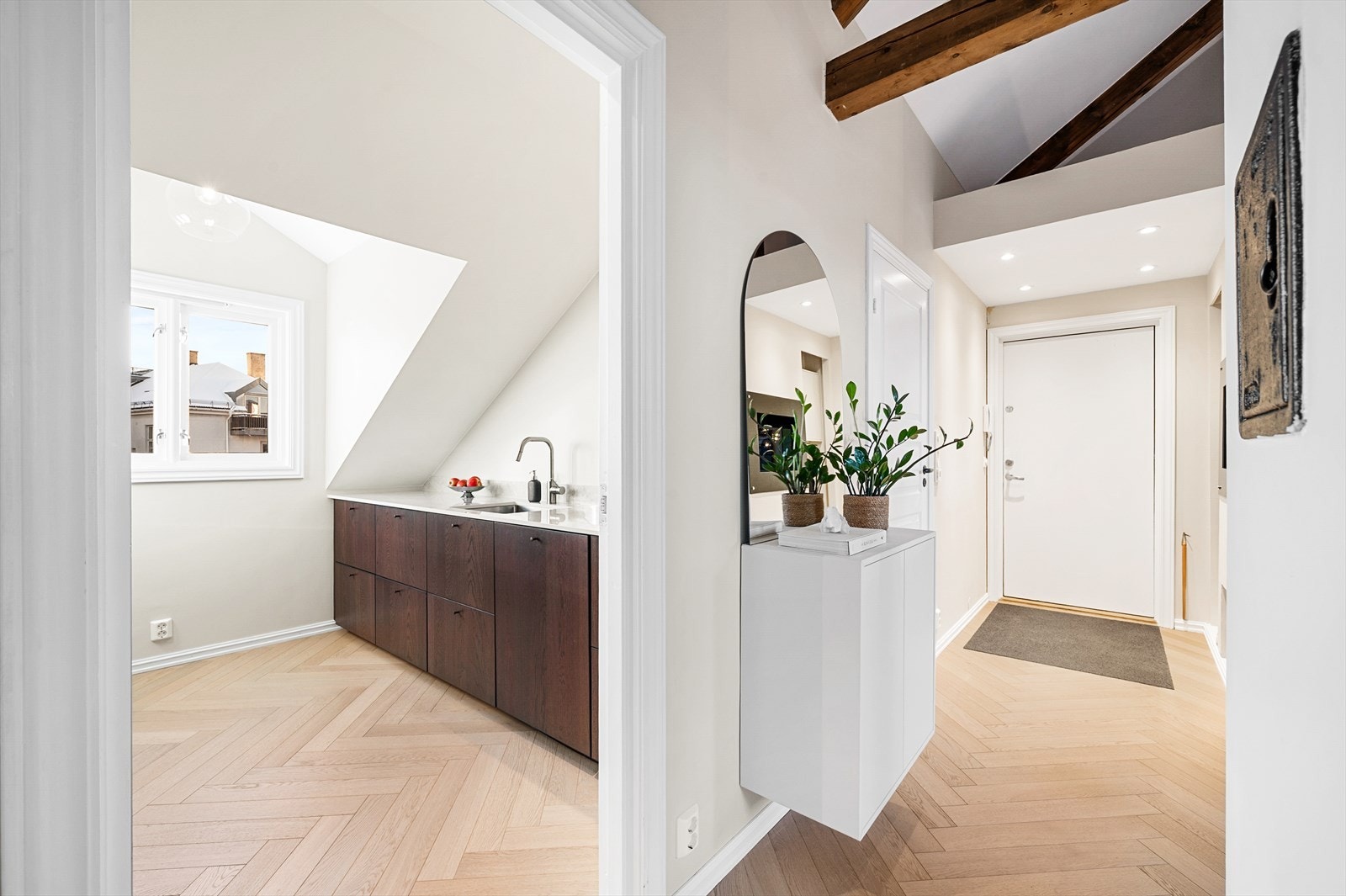 Leiligheten er delikat og gjennomført med mye sjarm og særpreg Galleribilde