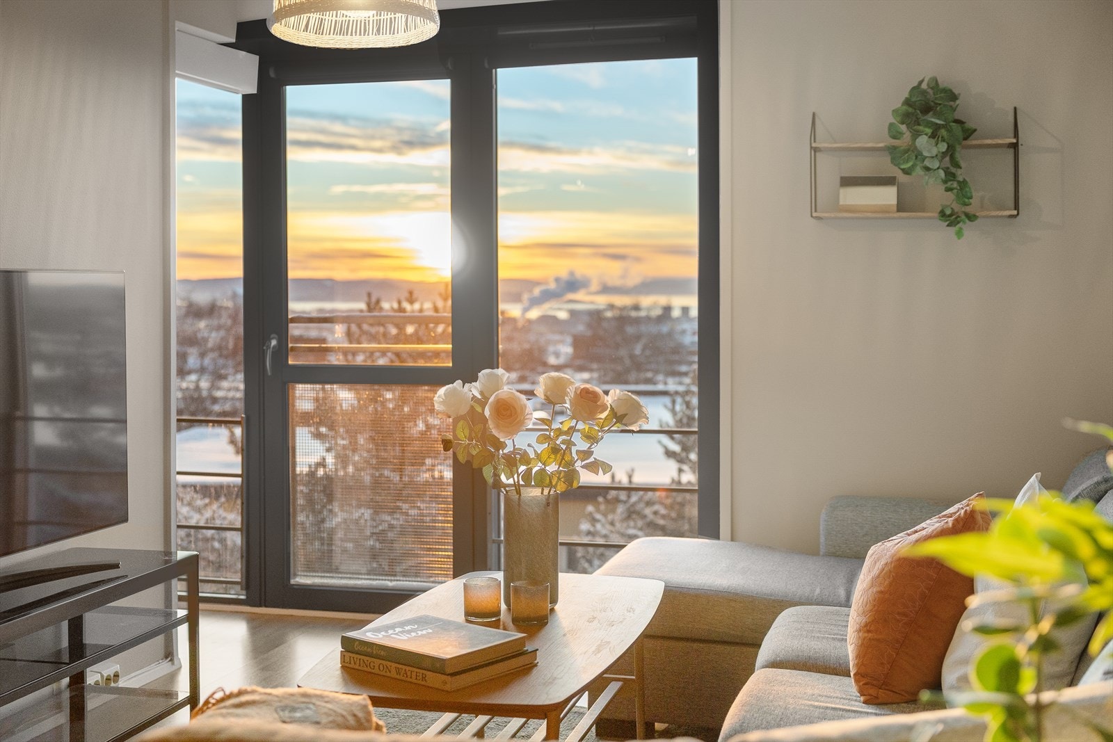 Boligen holder en moderne standard etter ombygging til leiligheter i 2003. Galleribilde