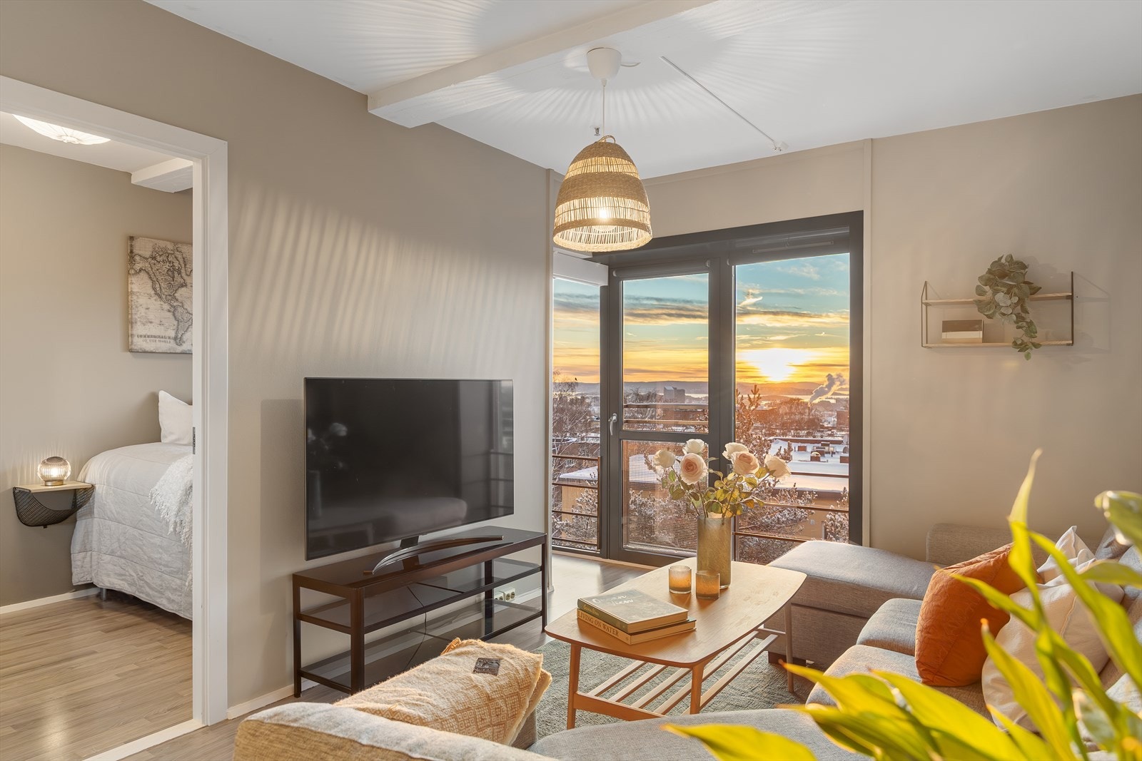 Dette er en delikat 2-roms selveier beliggende i 5. etasje, øverst på Sinsen. Leiligheten har en svært sentral og attraktiv beliggenhet i det særpregede silobygget. Foto: Pontus Holmenäs. Galleribilde