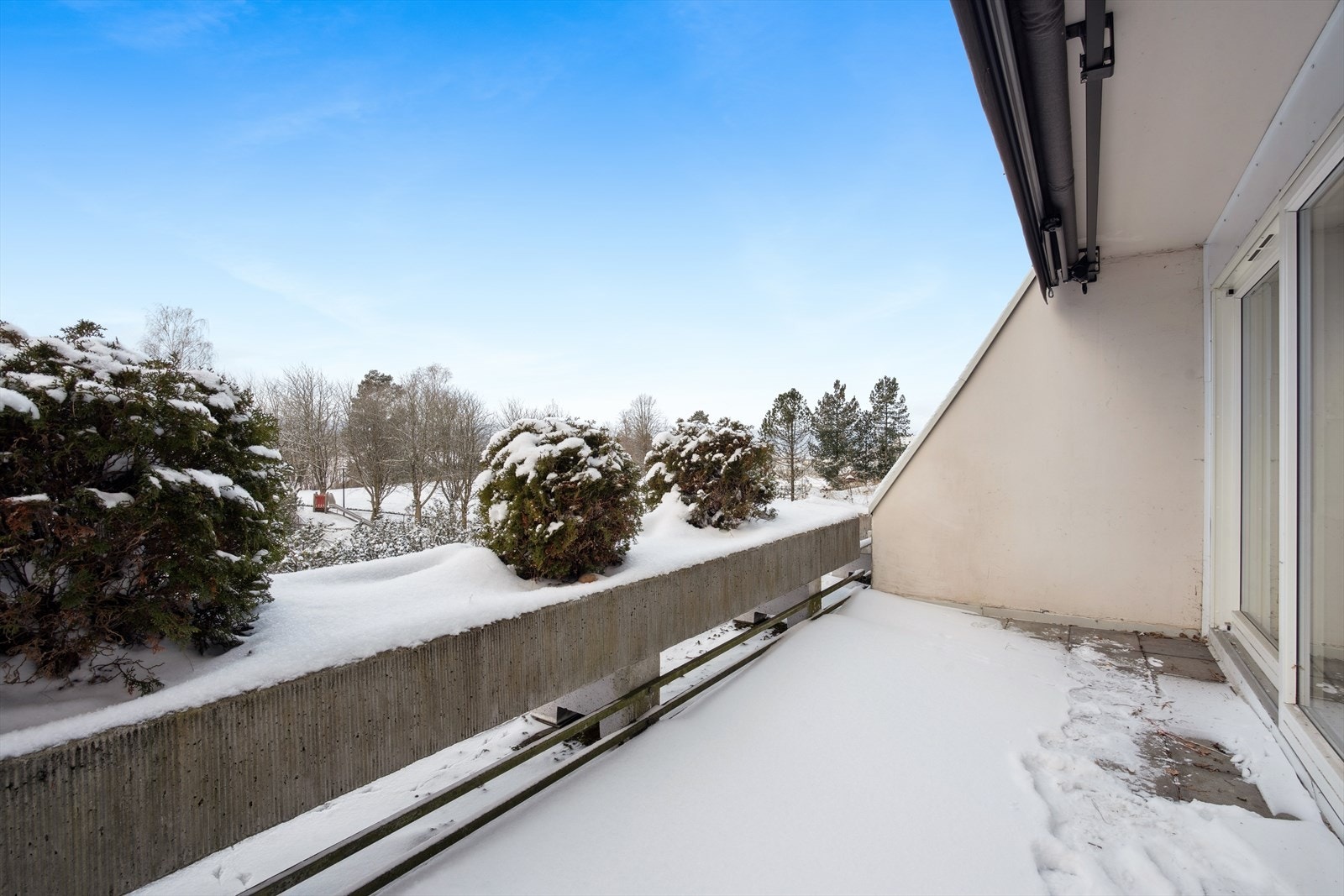 Vestvendt terrasse med nydelige solforhold på 11m² Galleribilde
