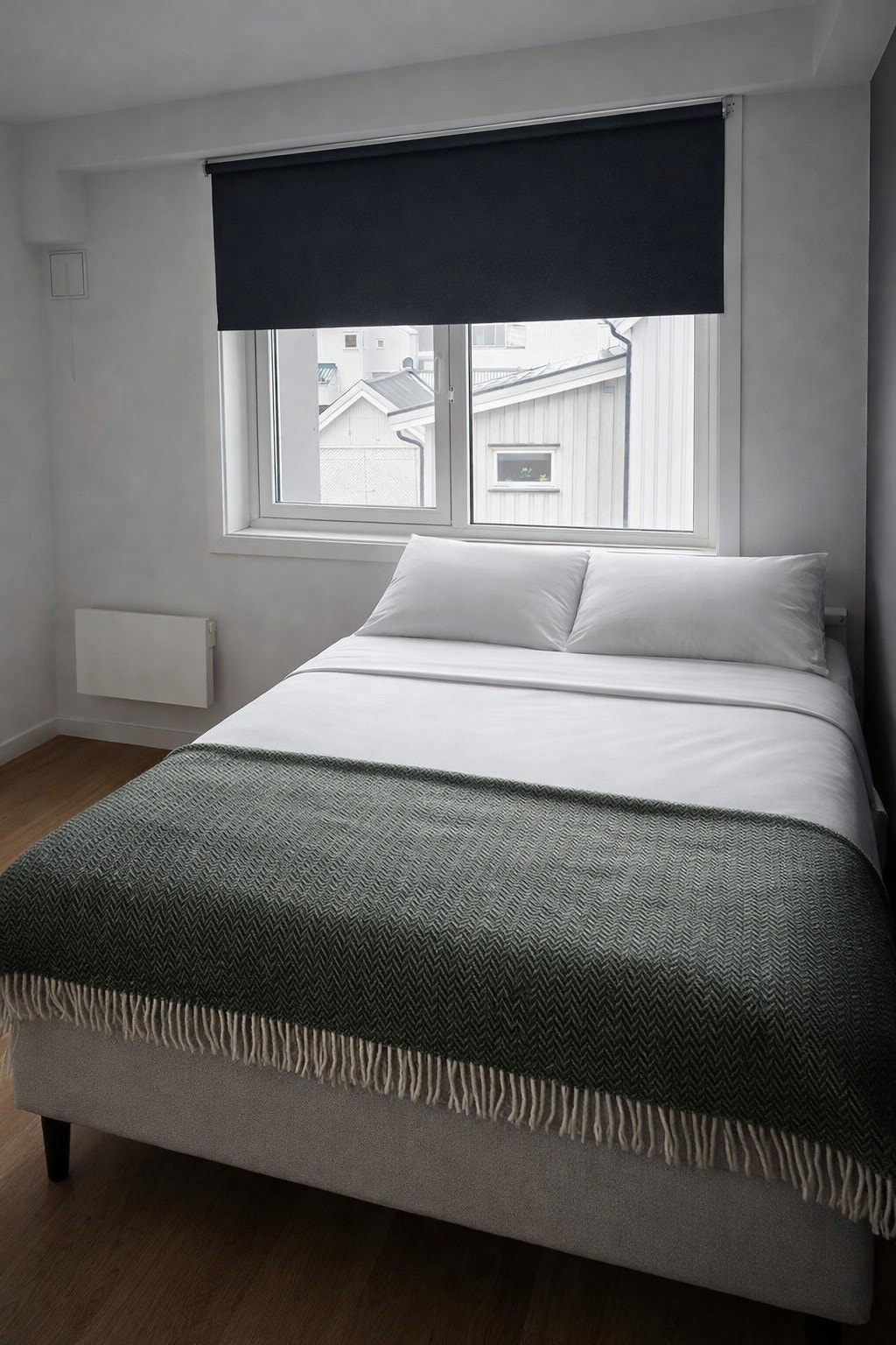 Plass til dobbeltseng på soverommet Galleribilde